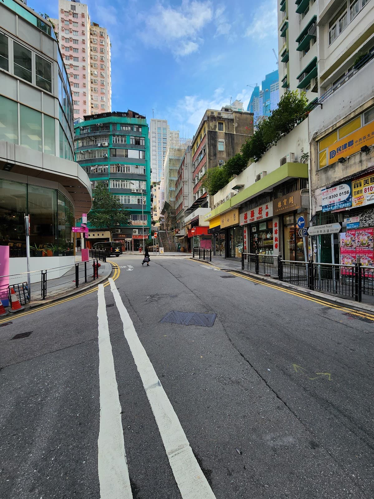 Hollywood Road Hong Kong - Image 1