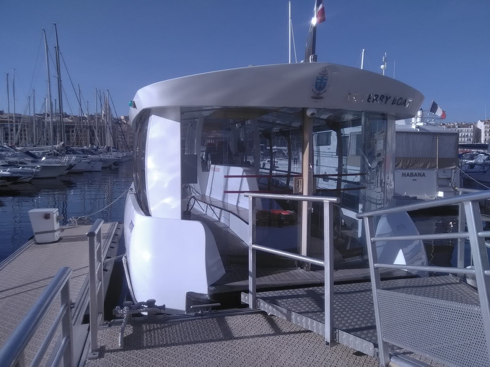 Ferry Boat du Vieux-Port - Image 1