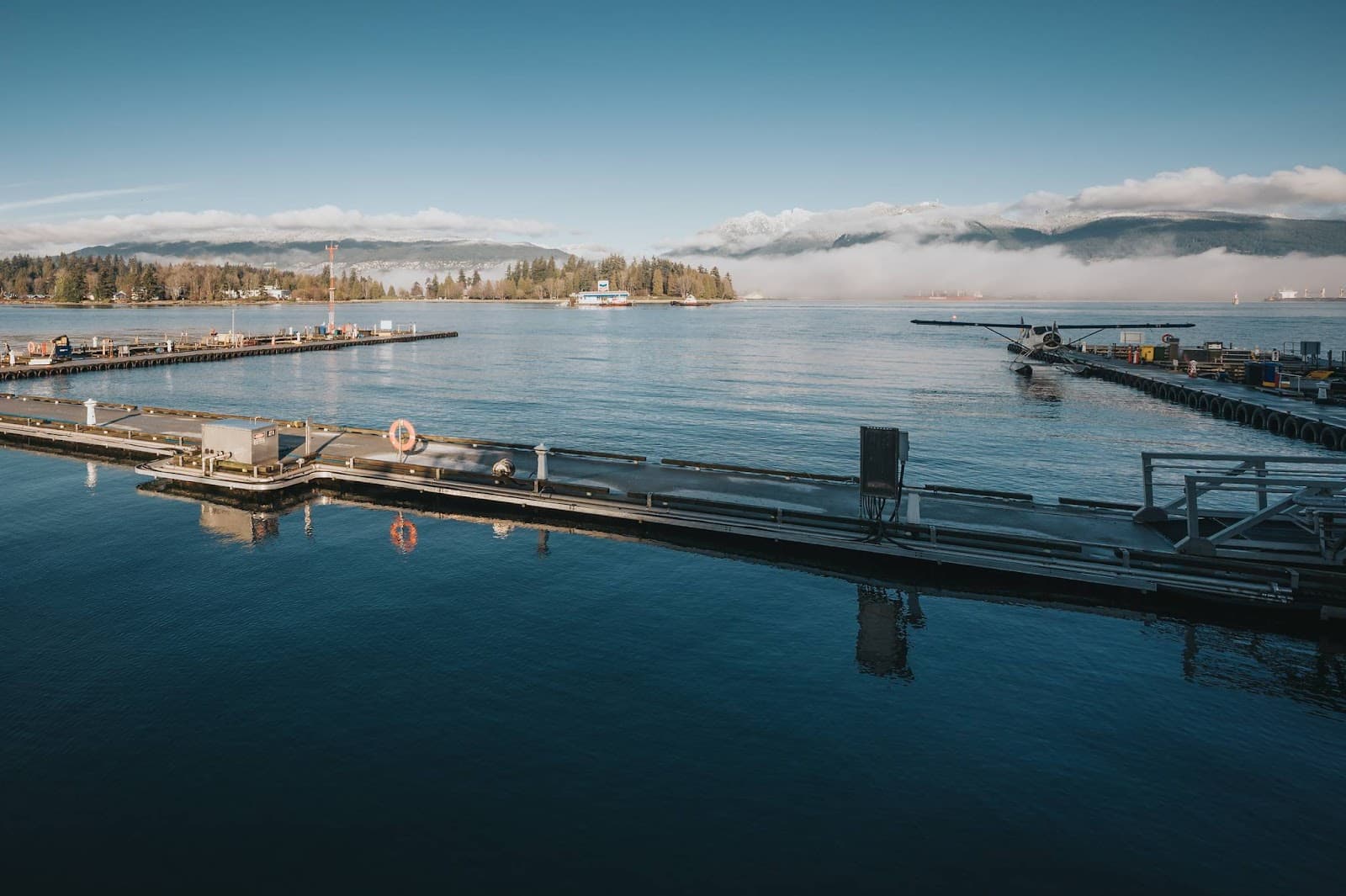 Coal Harbour Waterfront Vancouver - Image 1