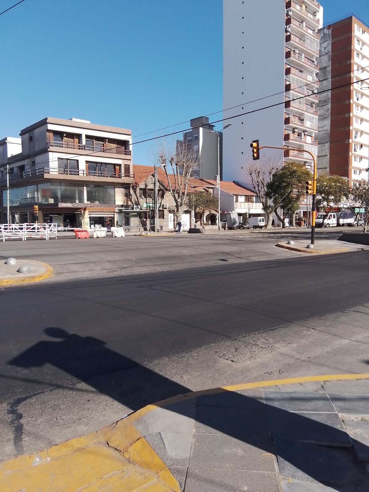 Las Flores Street (Wilde) - Image 1