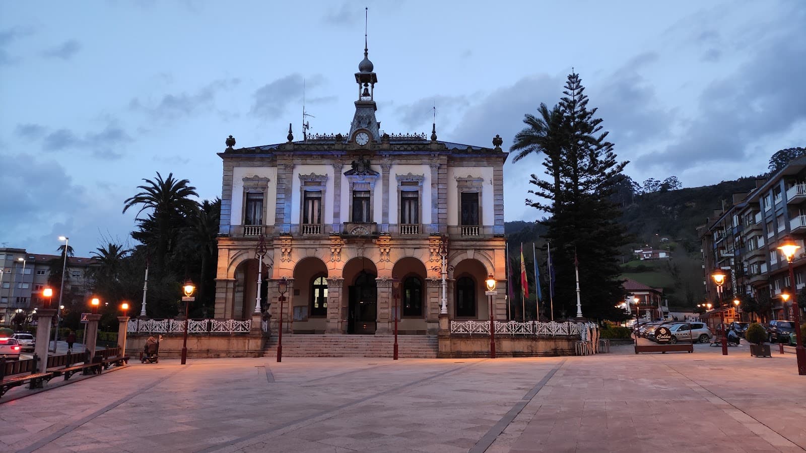 Plaza del Ayuntamiento - Image 1