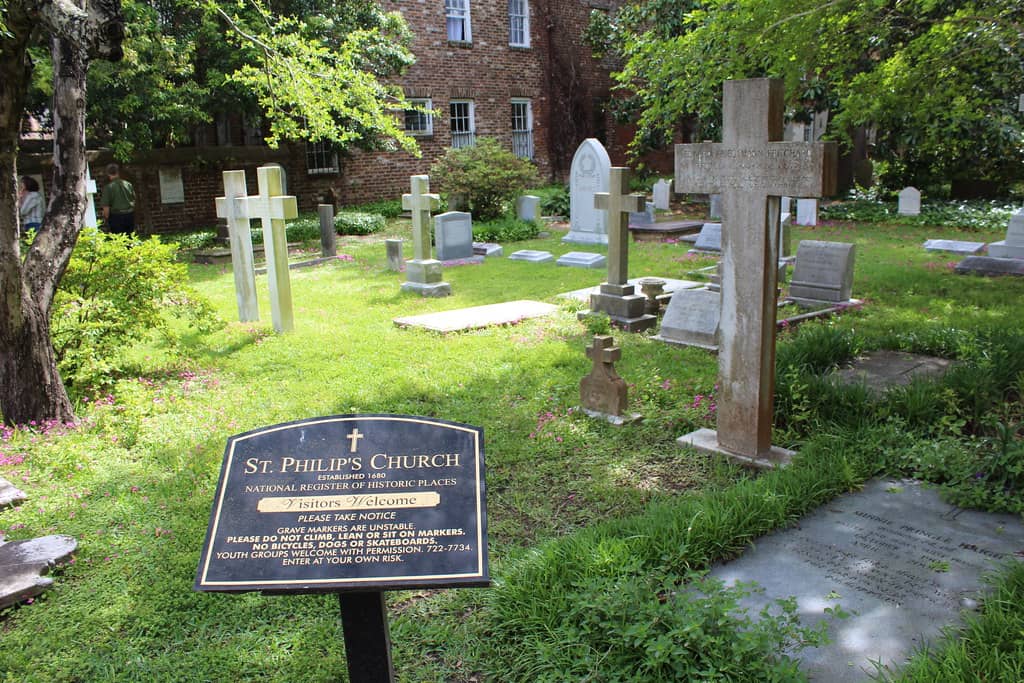 Historic Churchyard & Cemetery