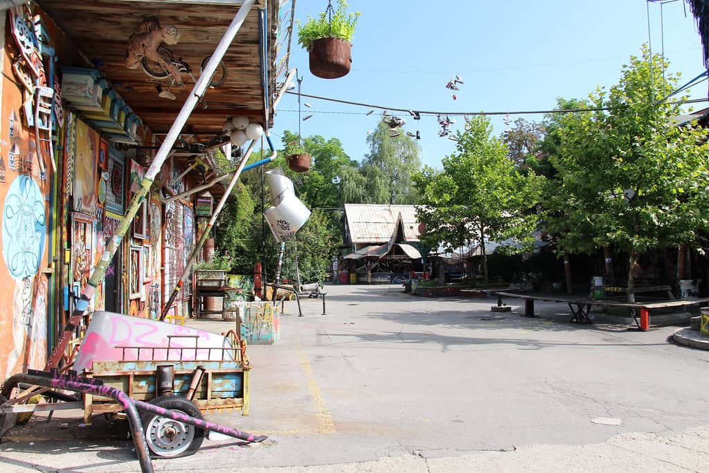 Unique Bar & Nightlife Scene