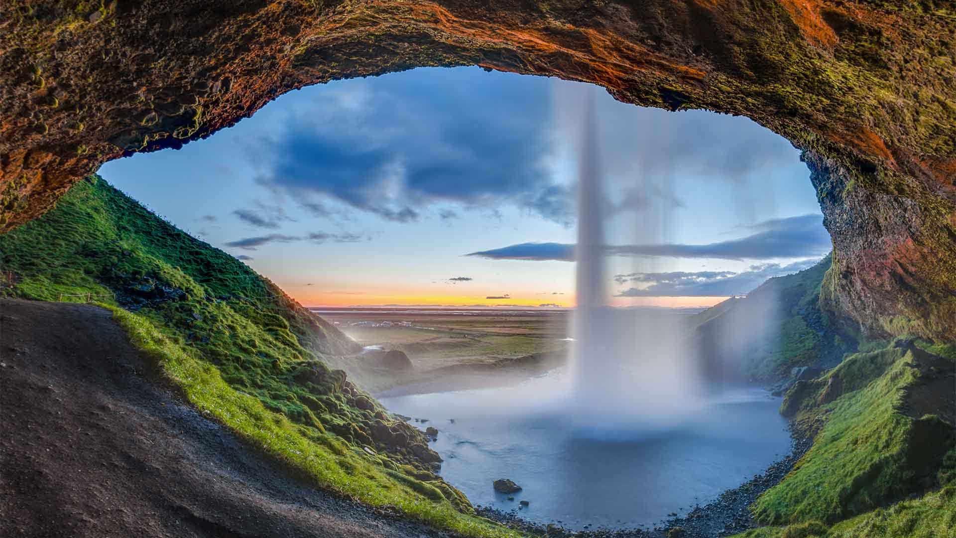 Seljalandsfoss Waterfall