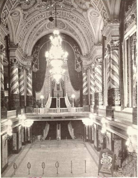 Historic Art Deco Ambiance