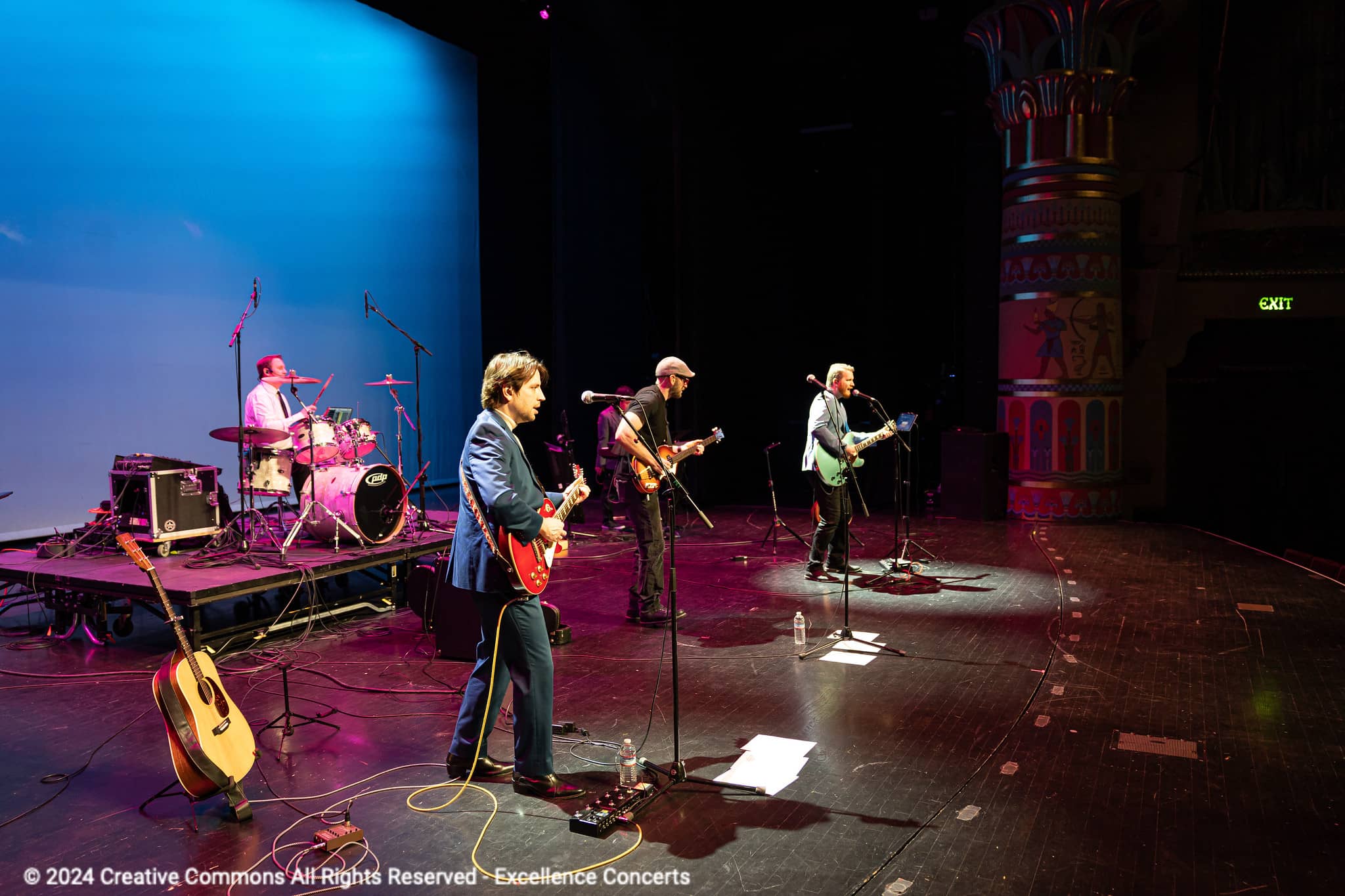 Live Music & Performances