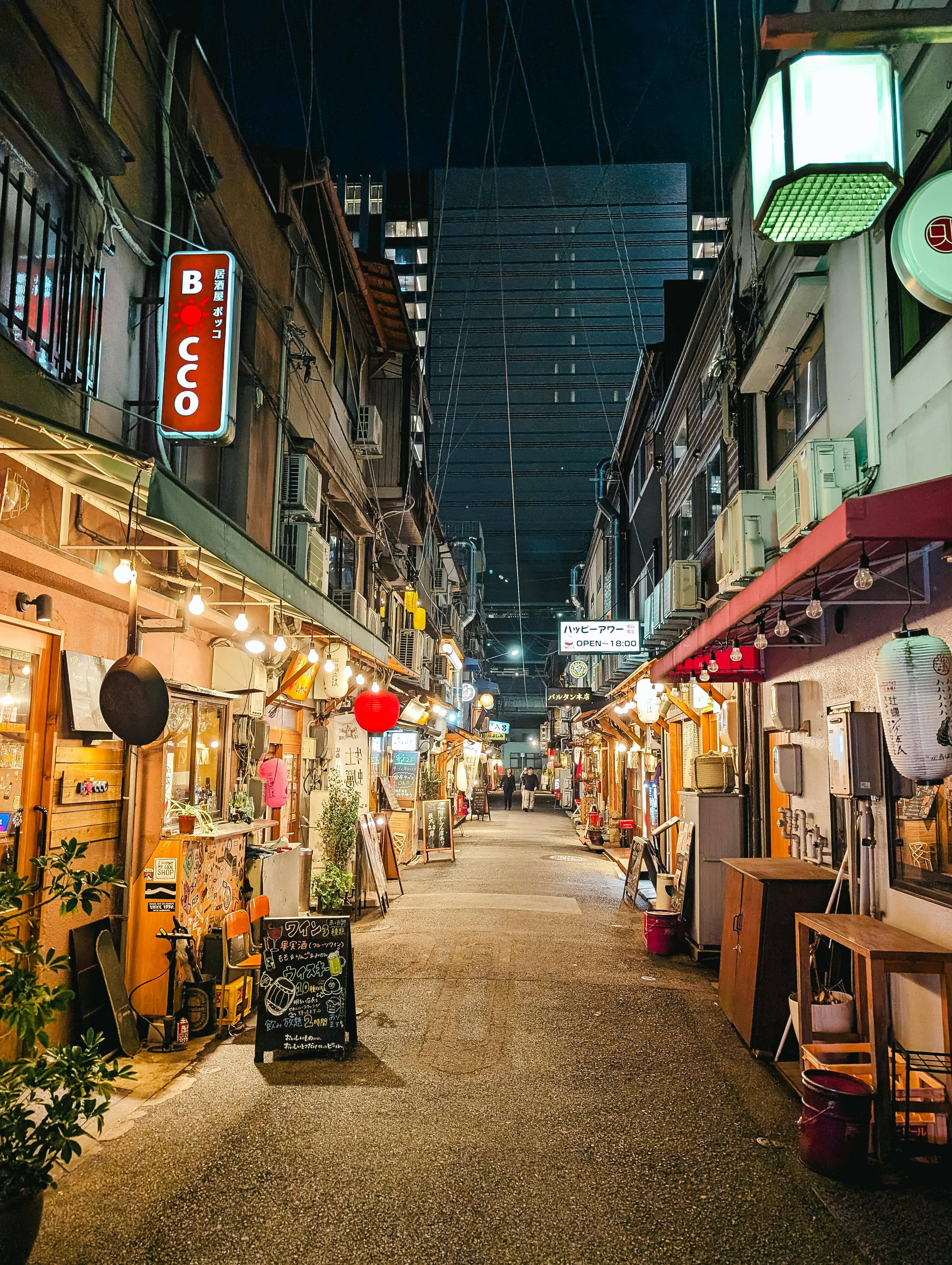 Unique Eateries & Shops