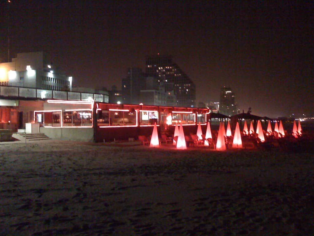 Beachfront Dining & Cafes