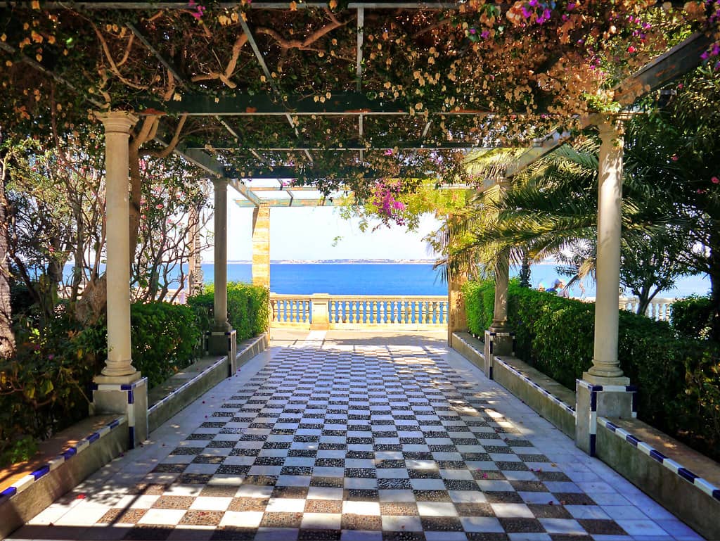 Sea Views & Promenade