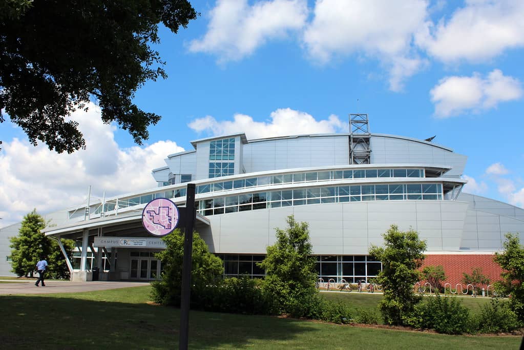 Student Life & Amenities