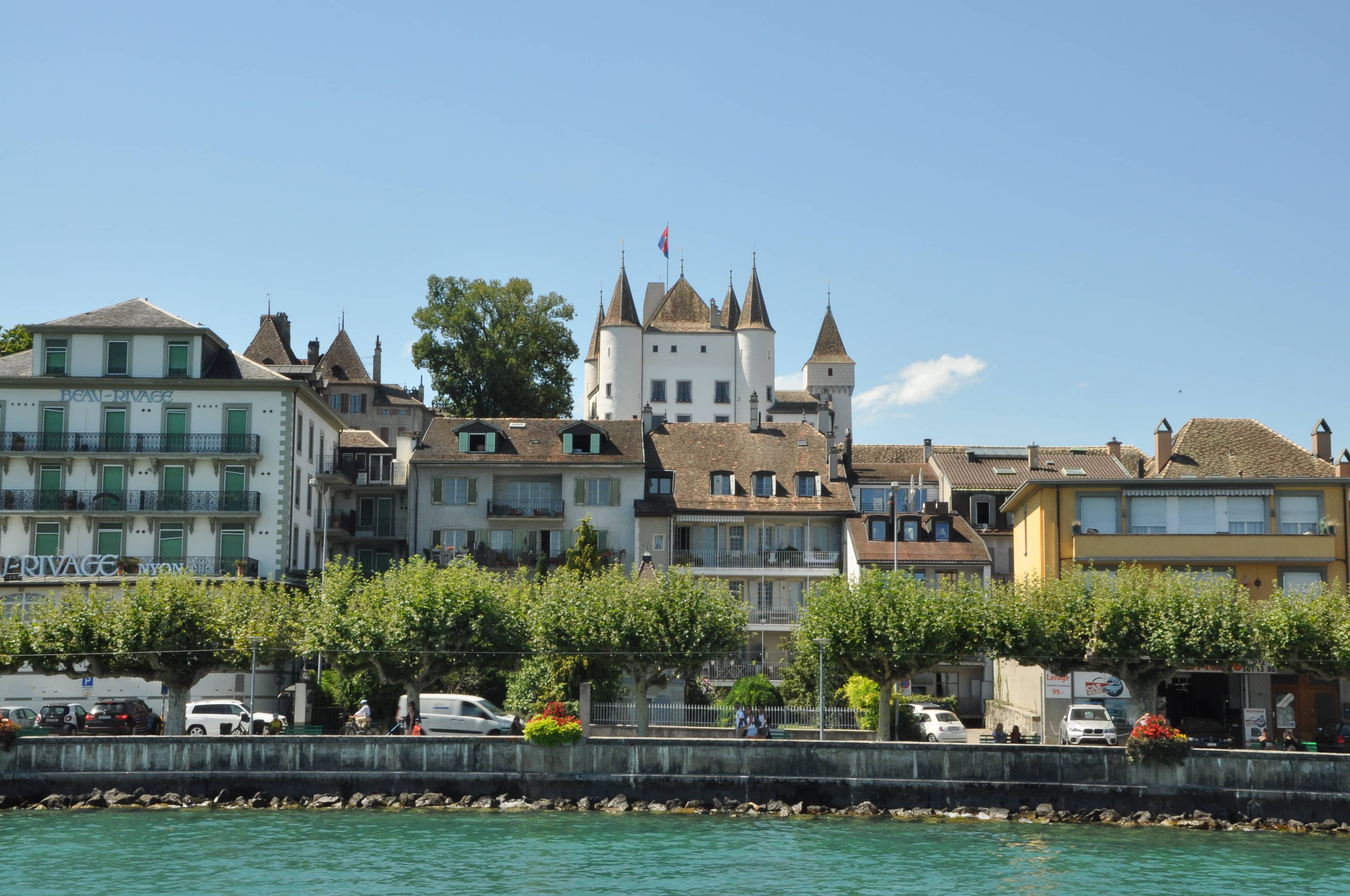 Lake Geneva Promenade