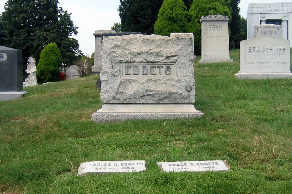 Notable Residents' Tombs