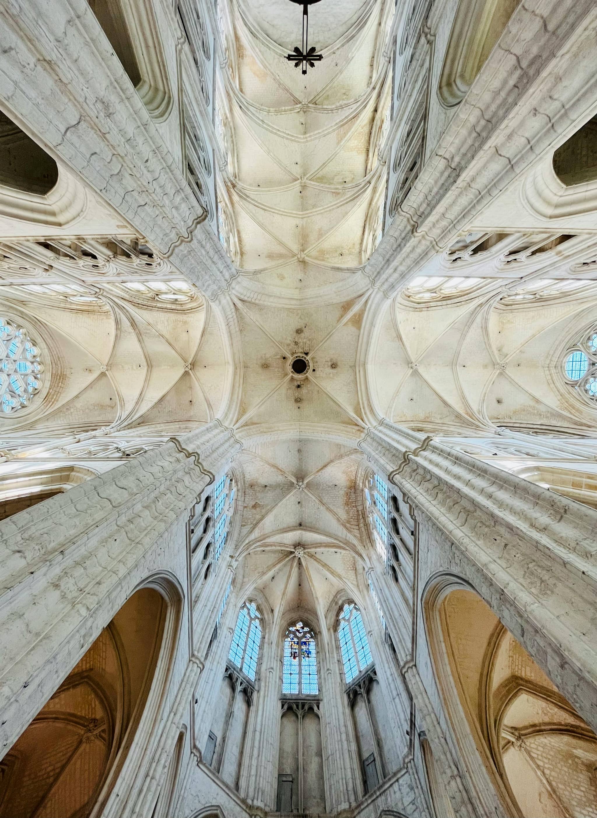Stunning Ceiling and Interior