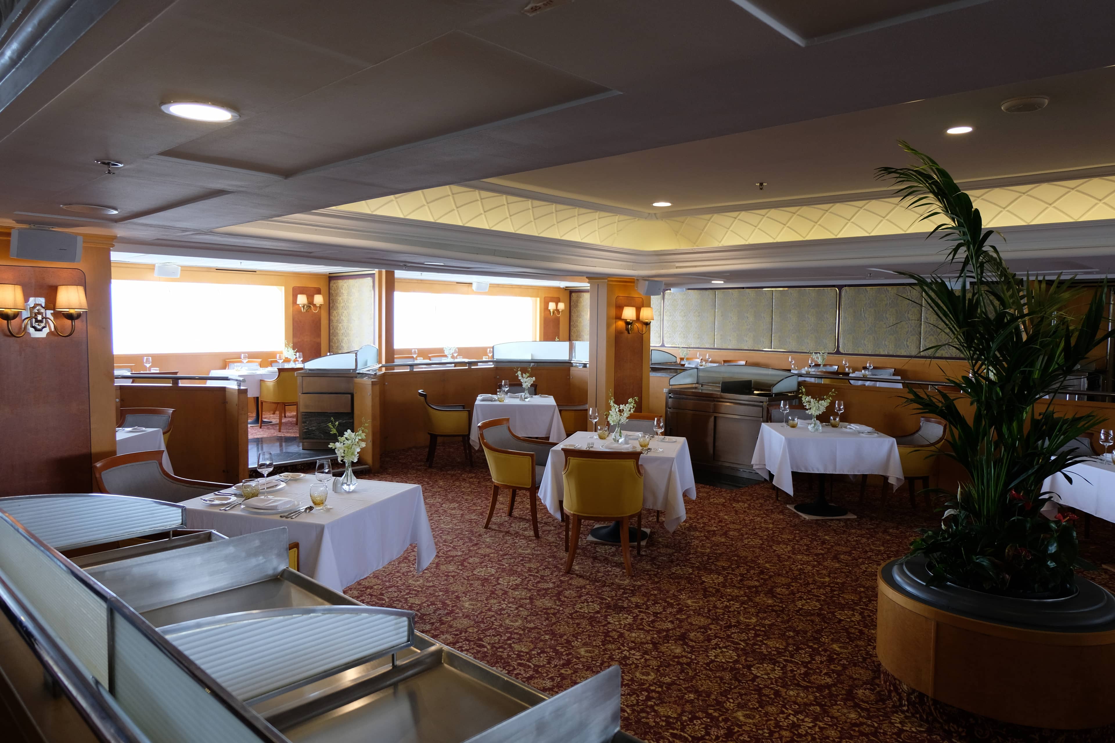 Onboard Dining & Entertainment