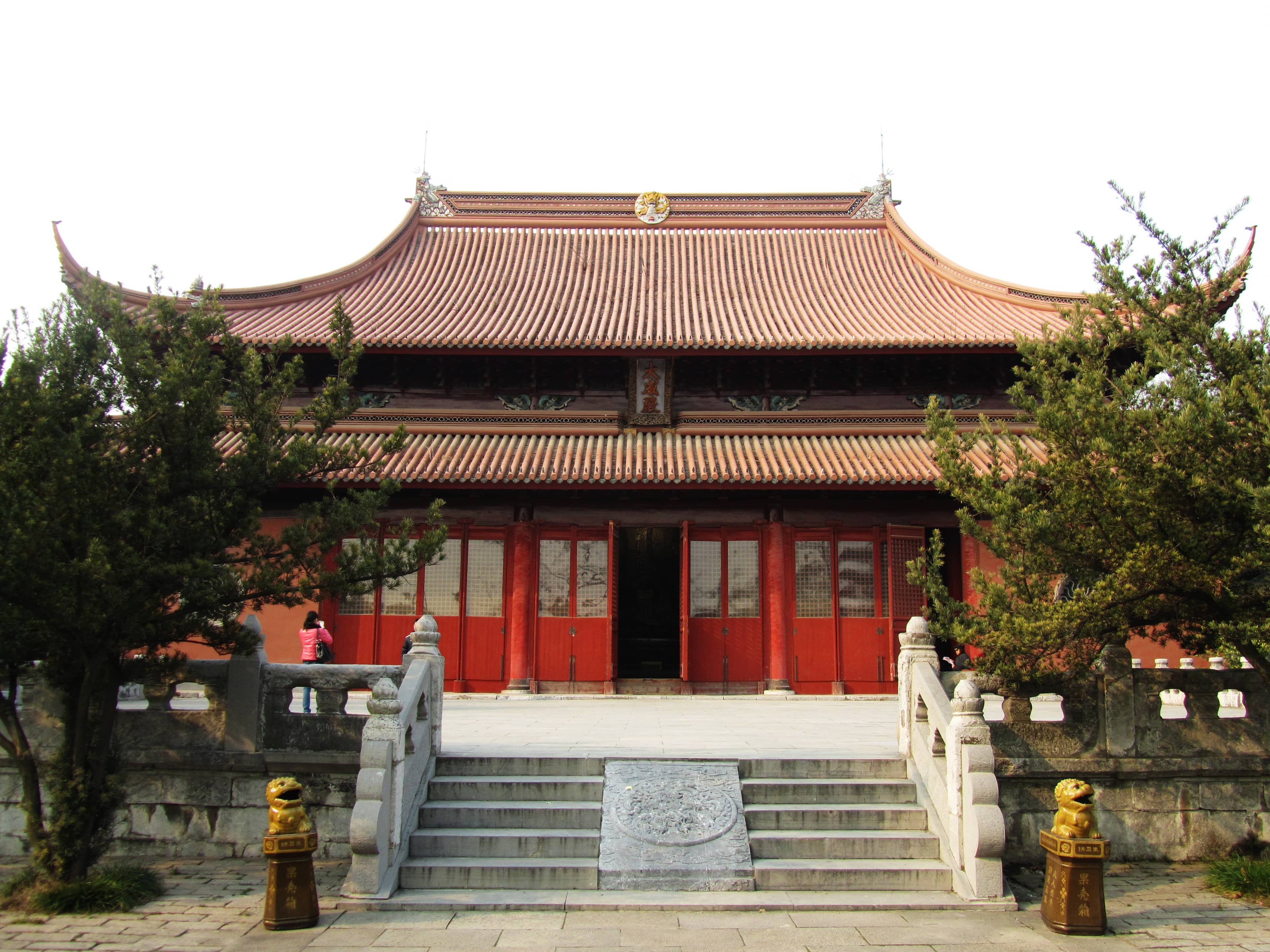 Weekend Antique Market