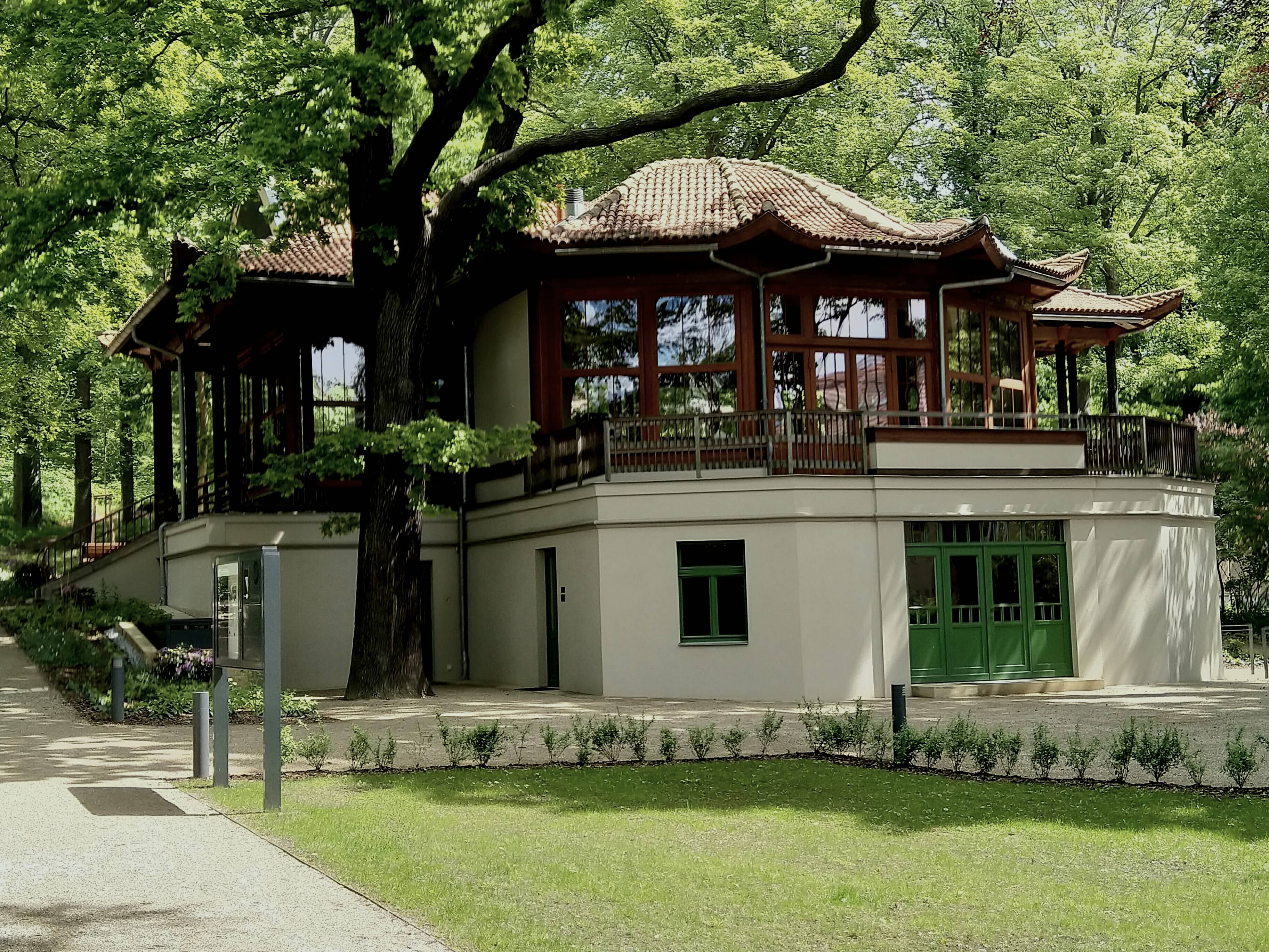 Tranquil Gardens and Grounds