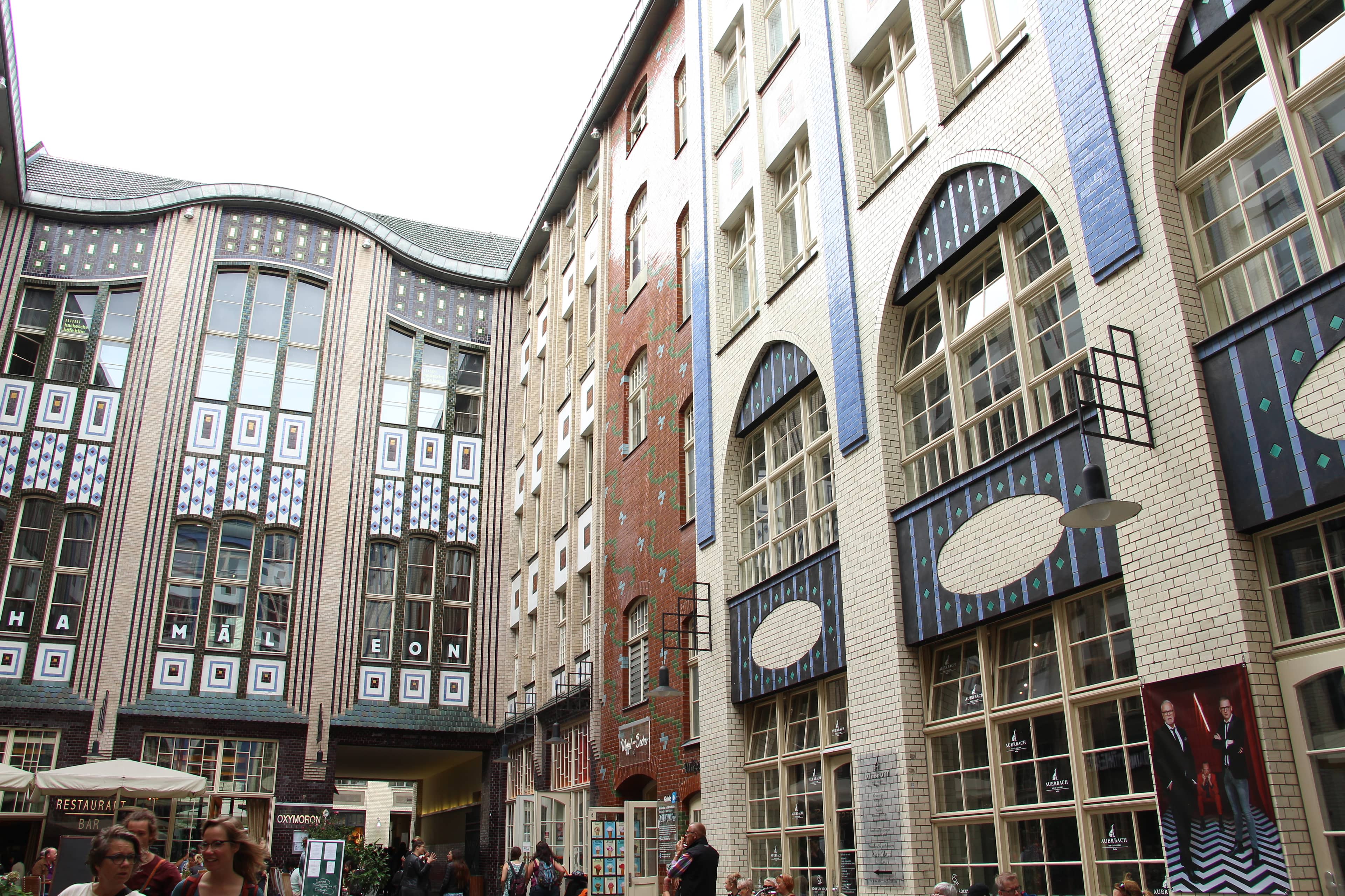 Art Galleries & Exhibitions