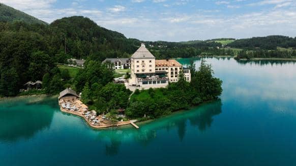 Acclaimed Riverside Dining