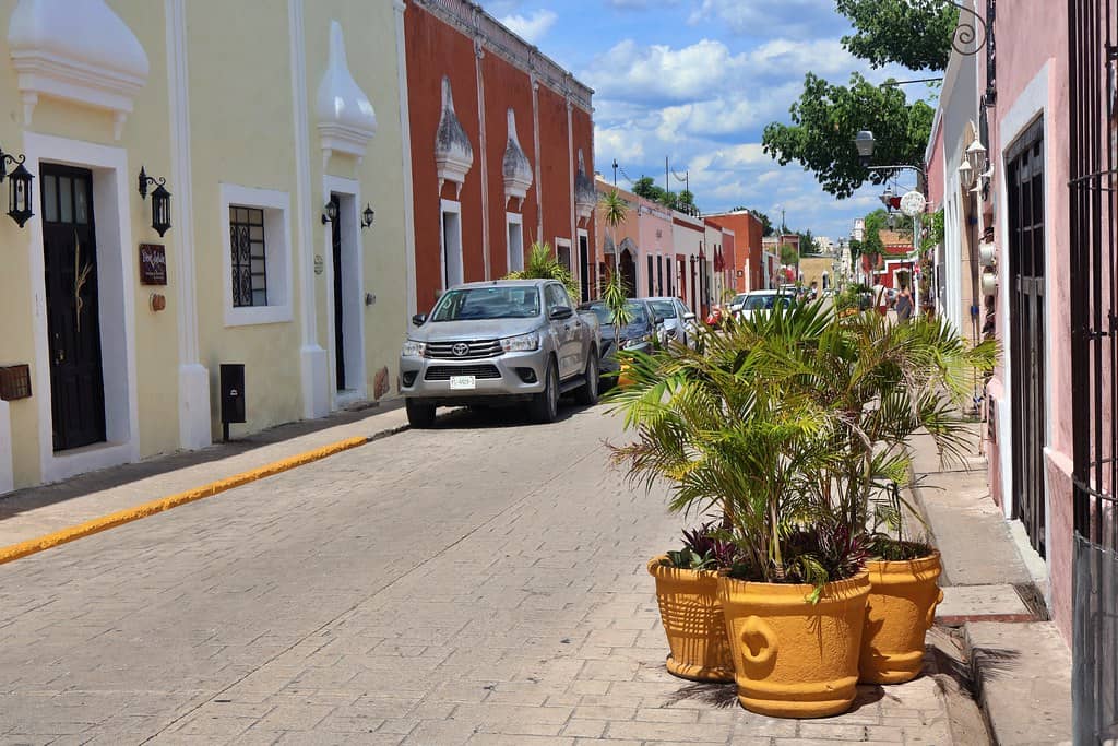 Colonial City Center