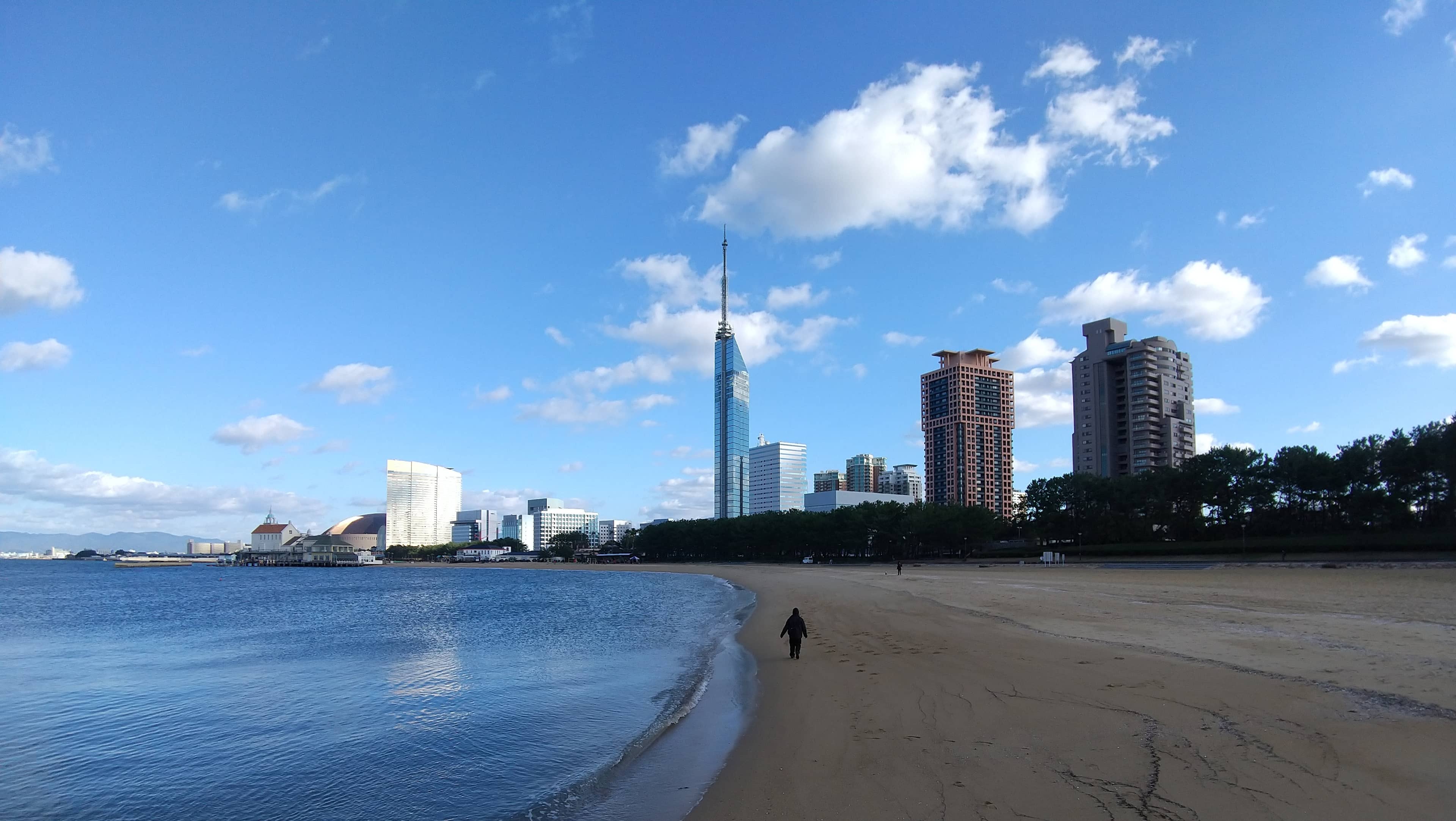 Momochi Seaside Park