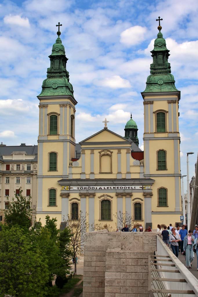 Gothic-Romanesque Architecture