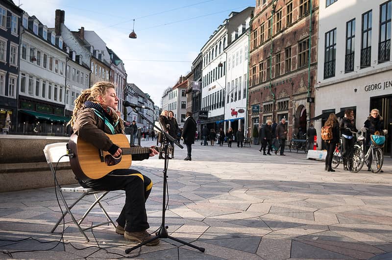 Street Performer Spectacle
