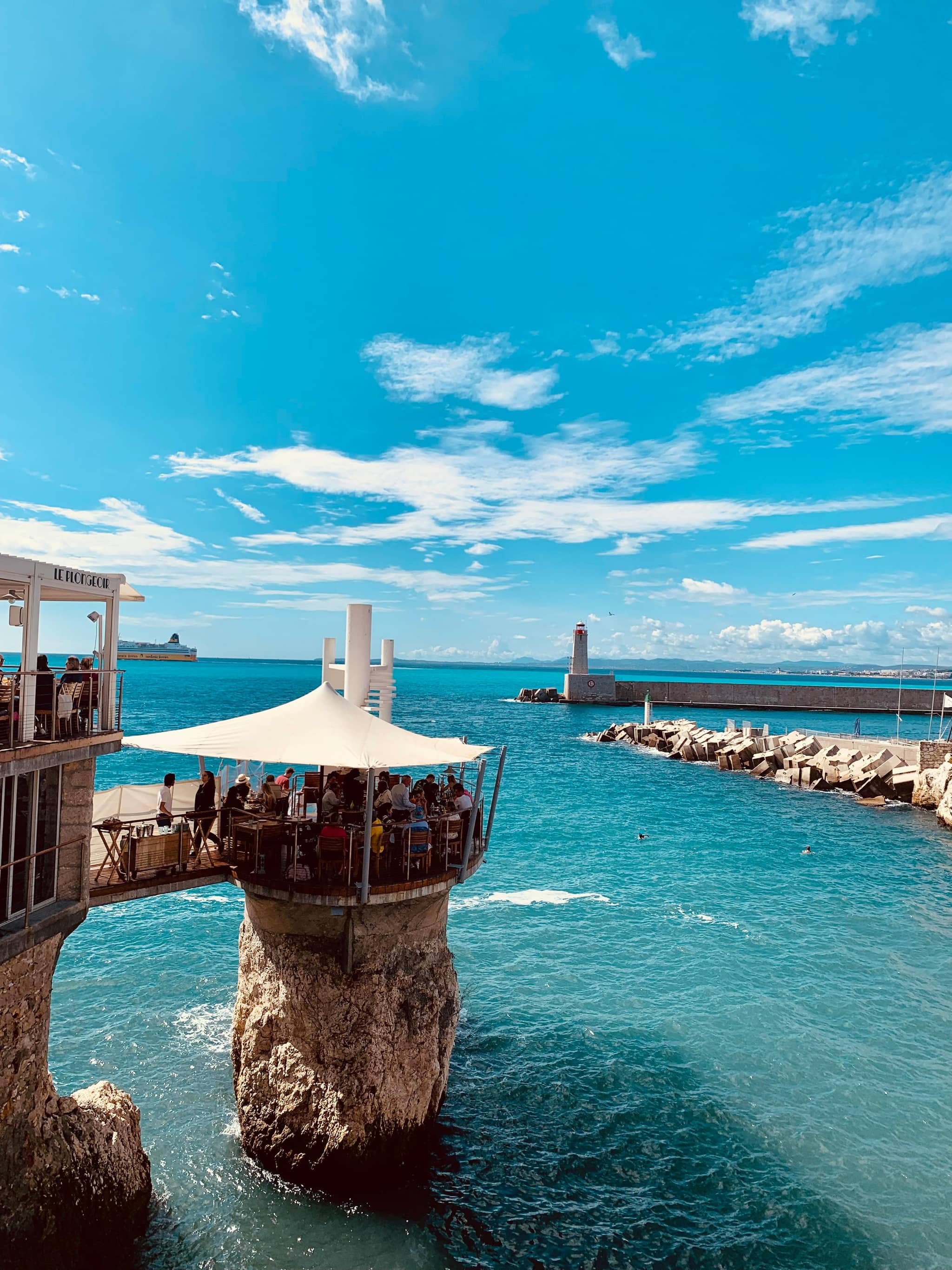 Seaside Dining
