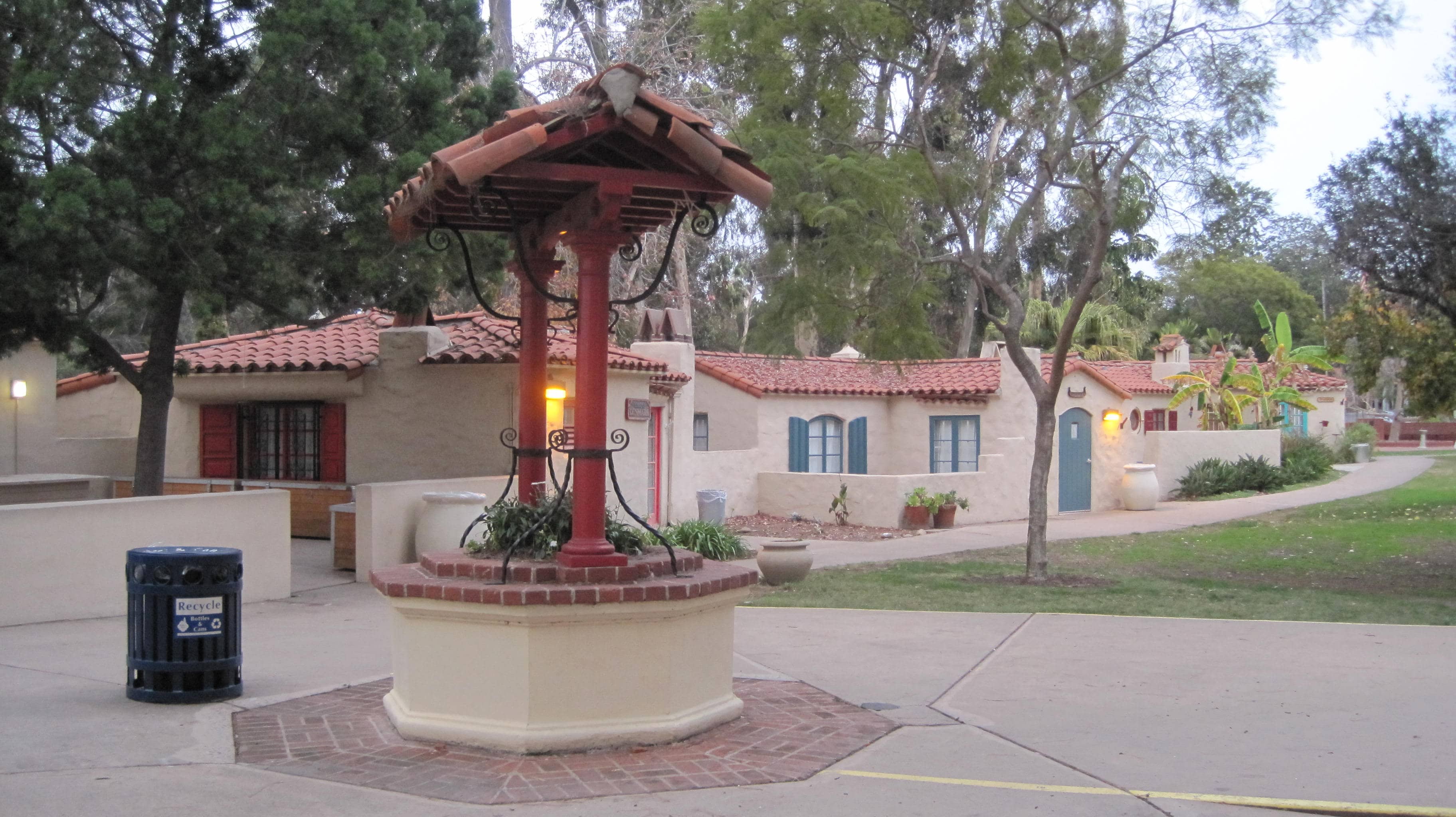 Unique Souvenirs & Support