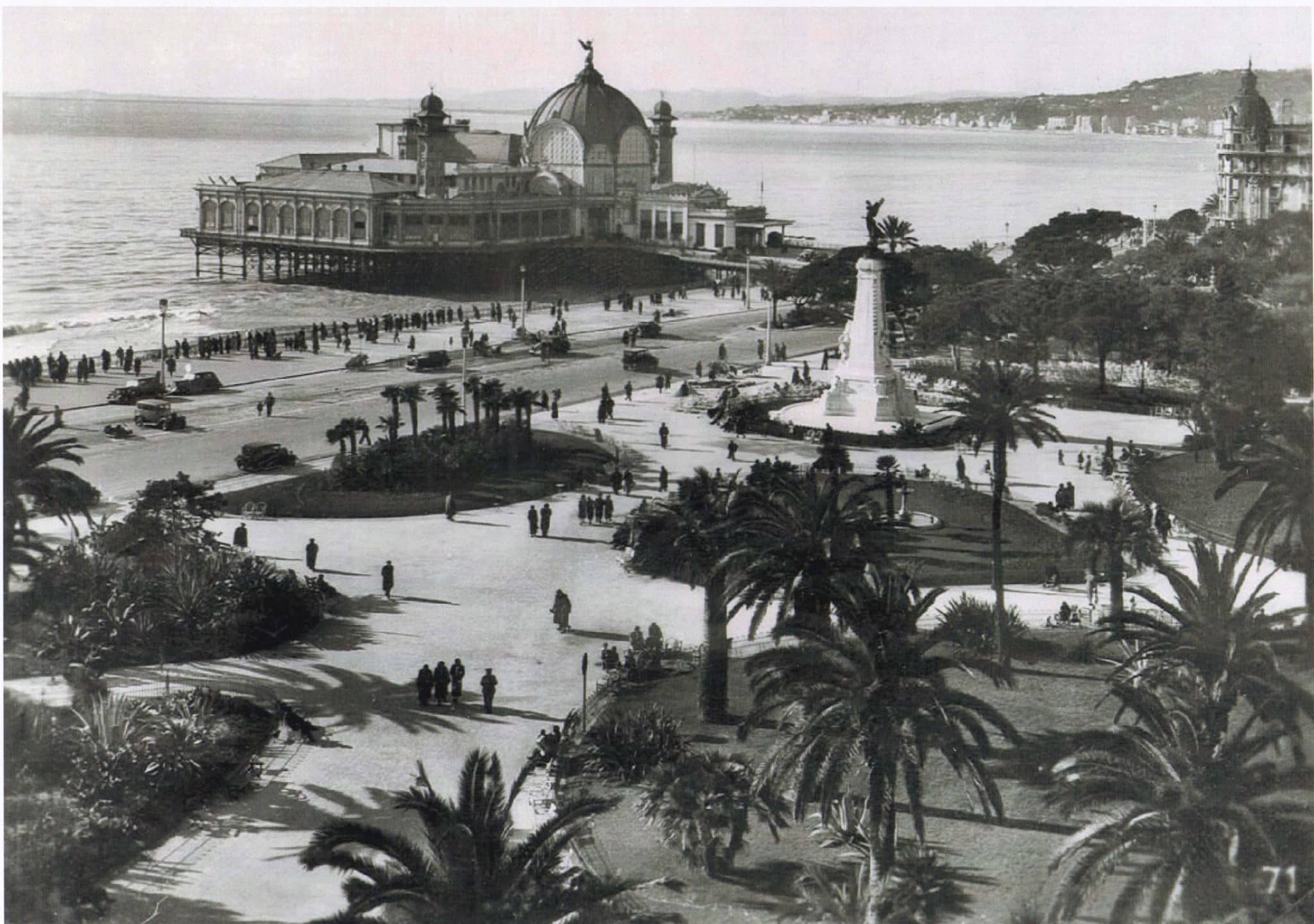 Proximity to the Promenade