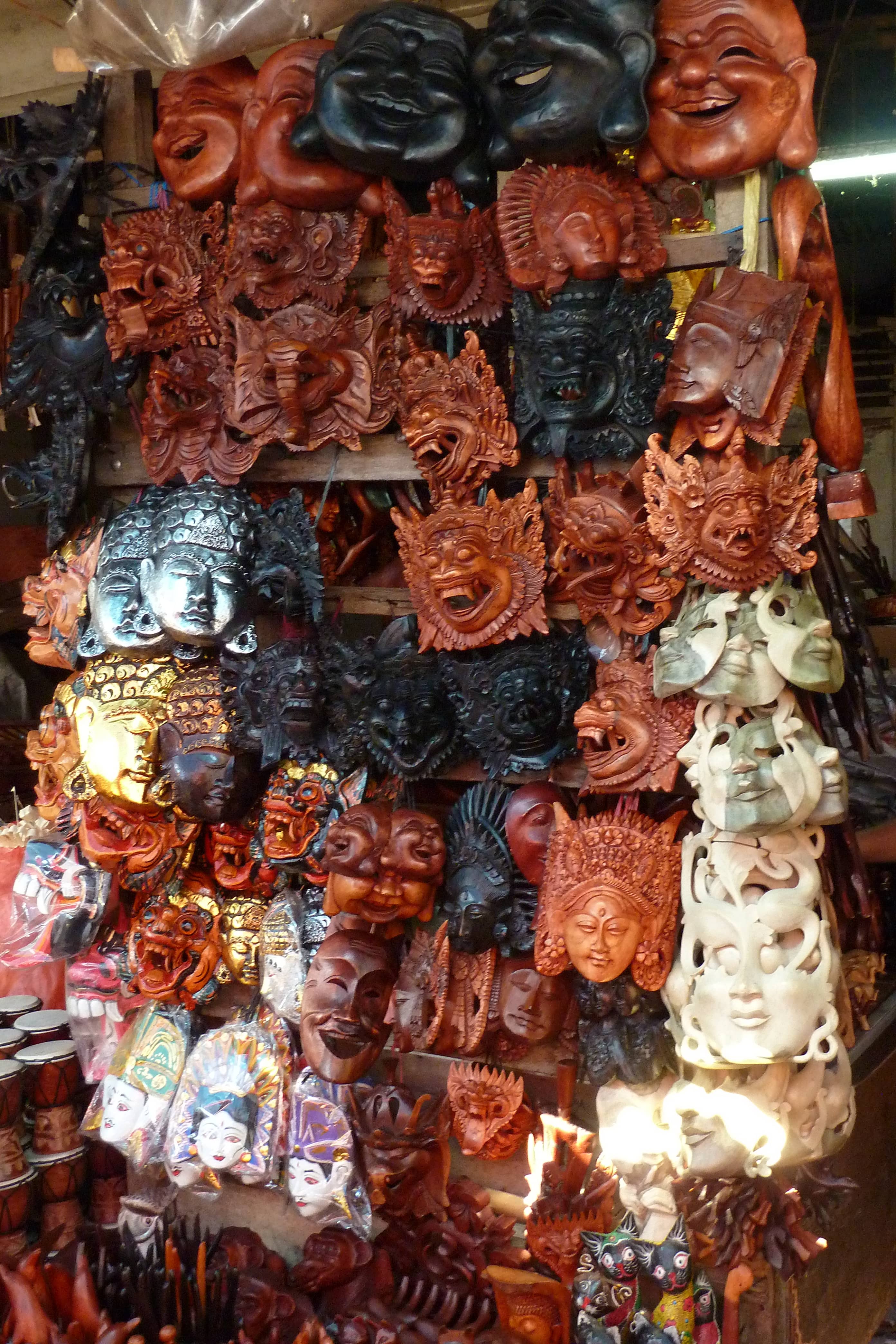 Handicrafts & Wood Carvings