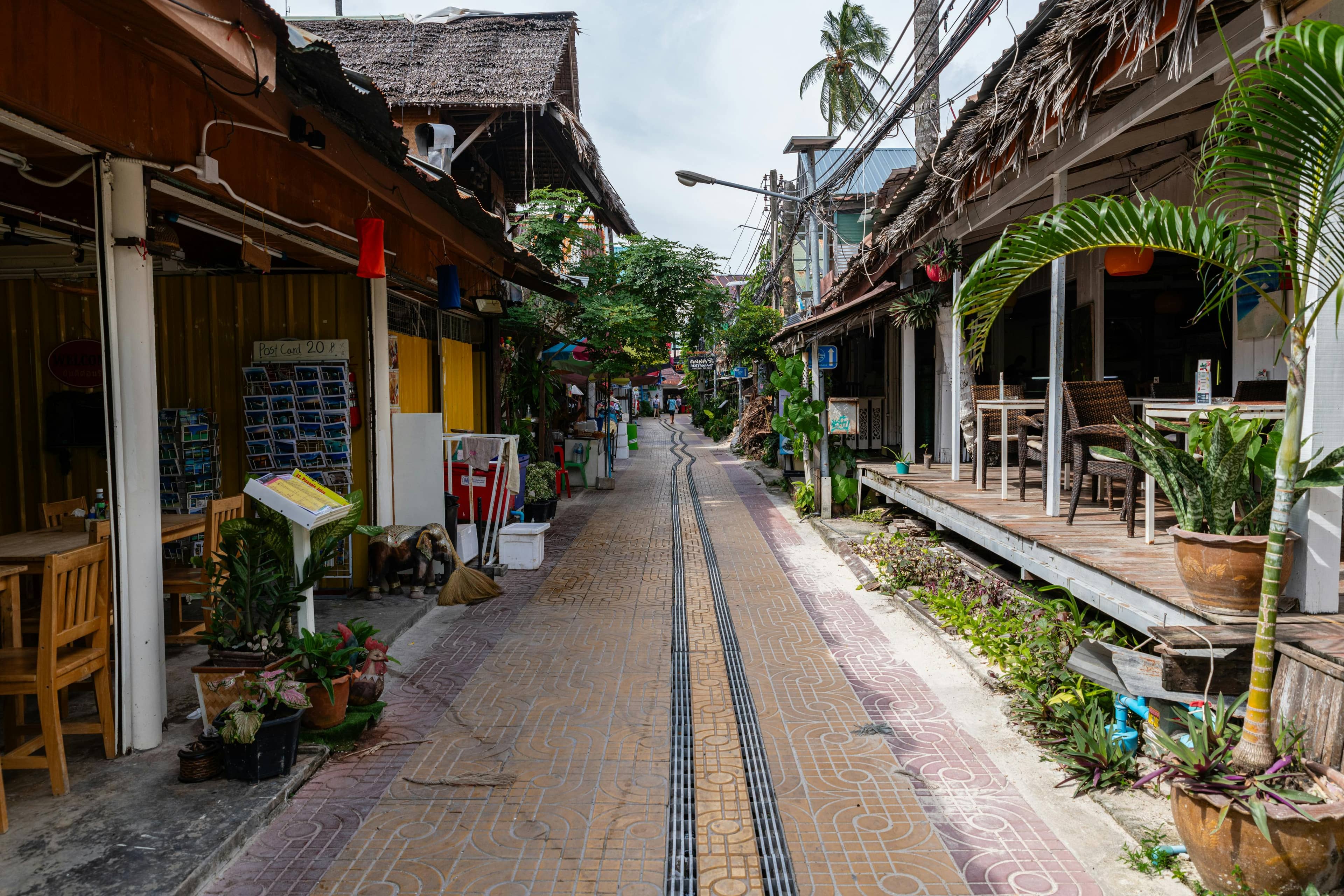 Local Boutiques & Cafes