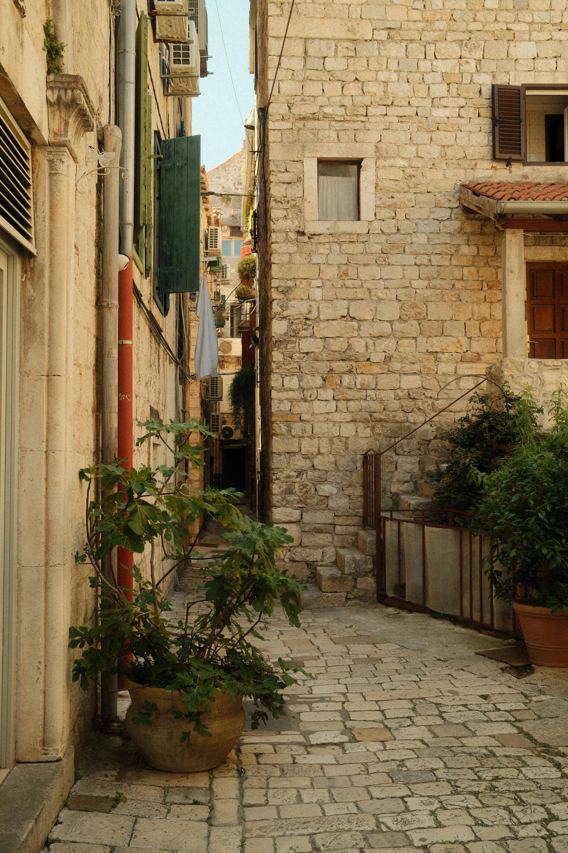 Cobblestone Alleys