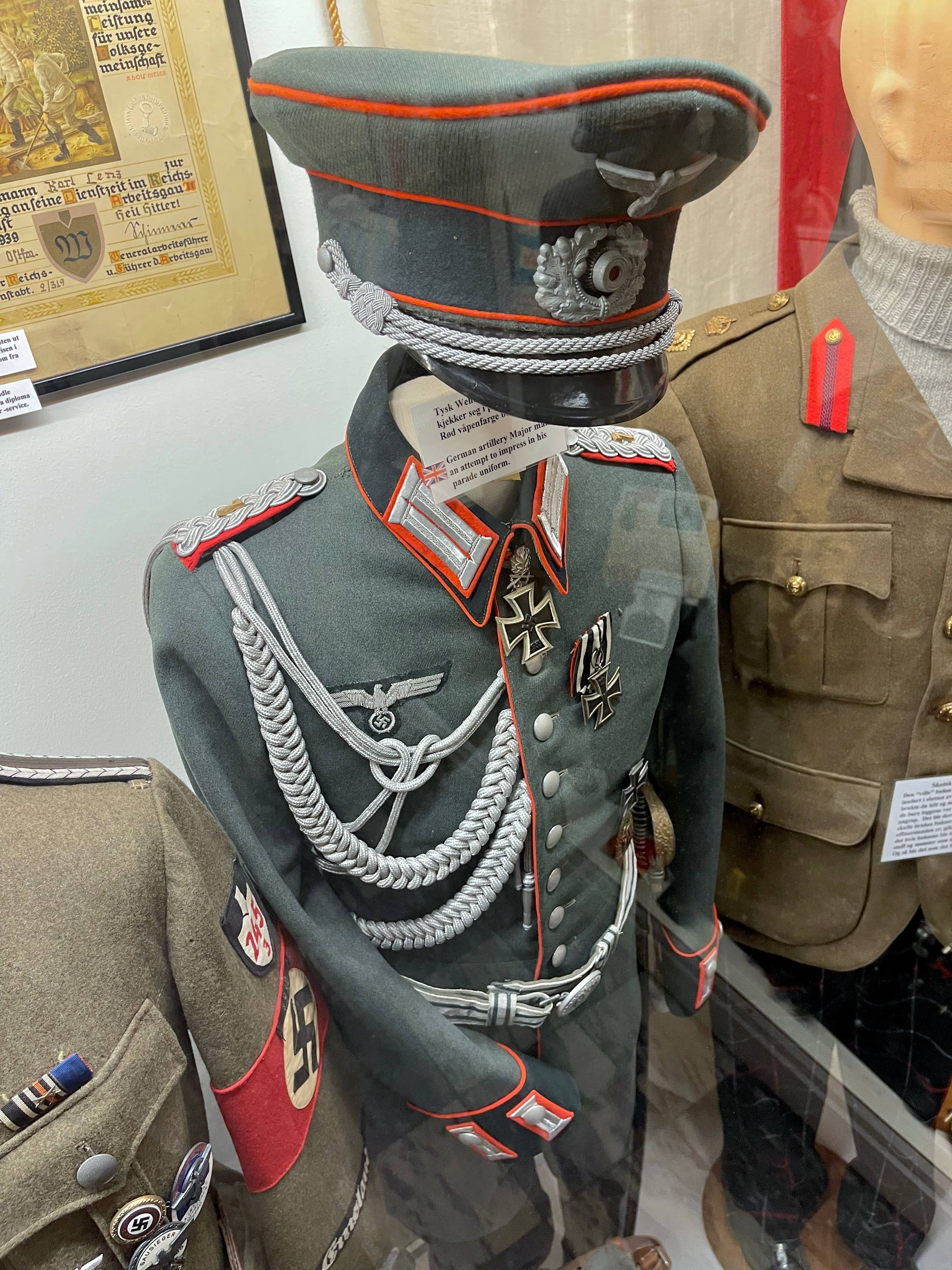Uniform and Early Weapon Displays