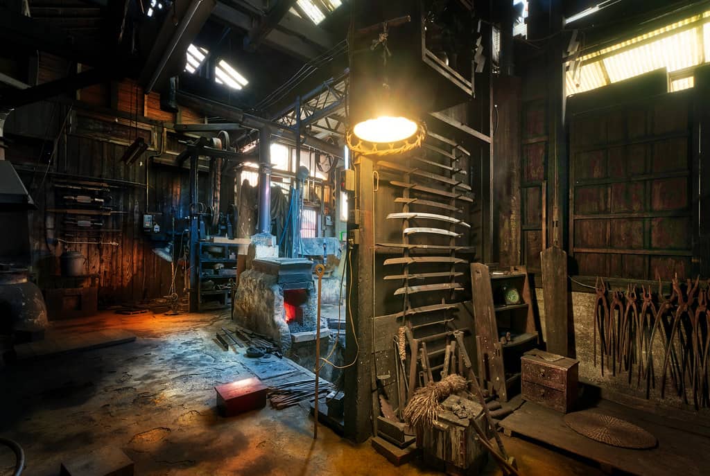 Traditional Knife Shops