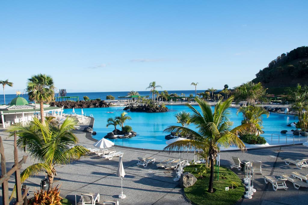 Ocean Views & Cityscape