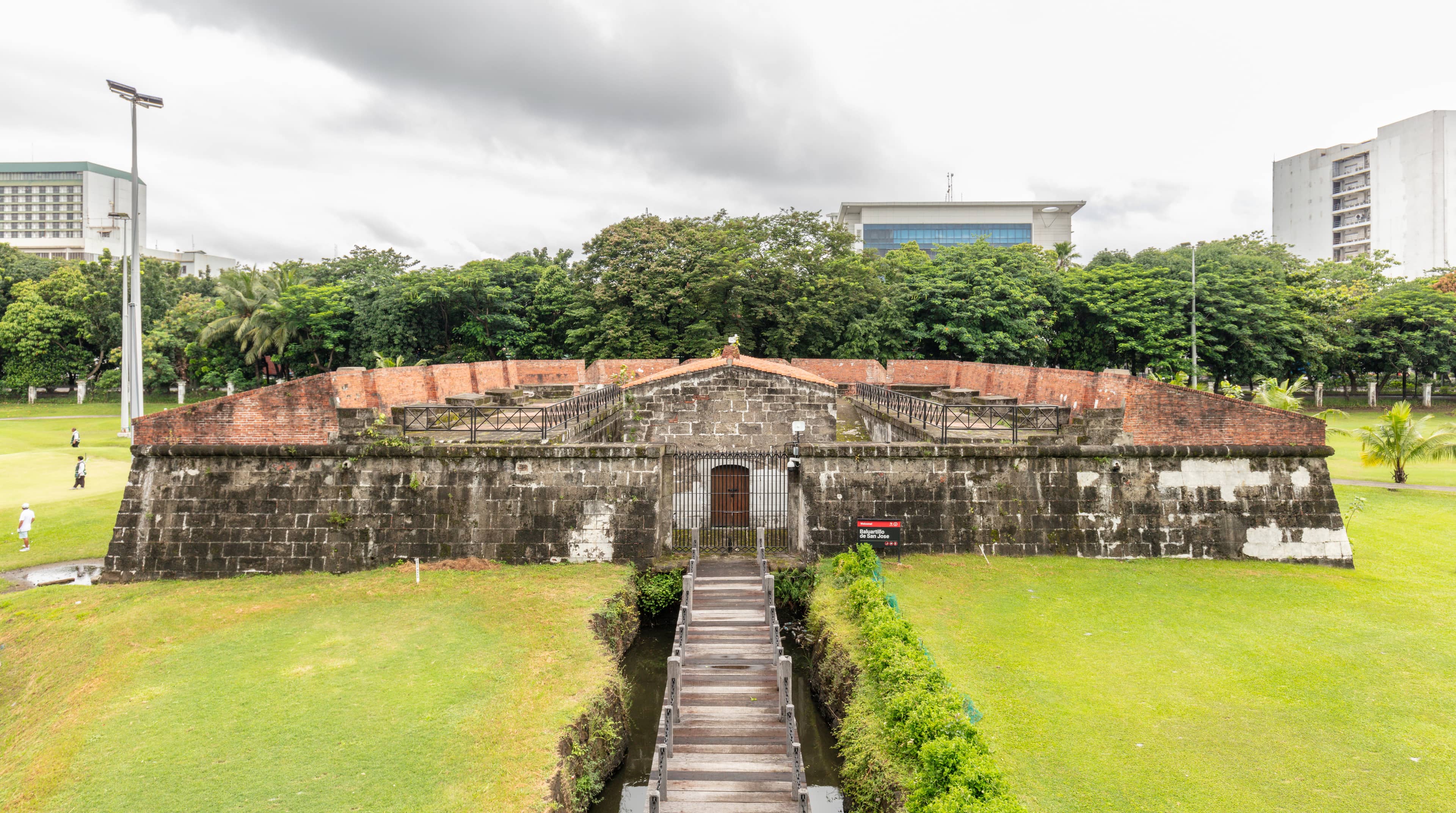 Bastioned Wall Views