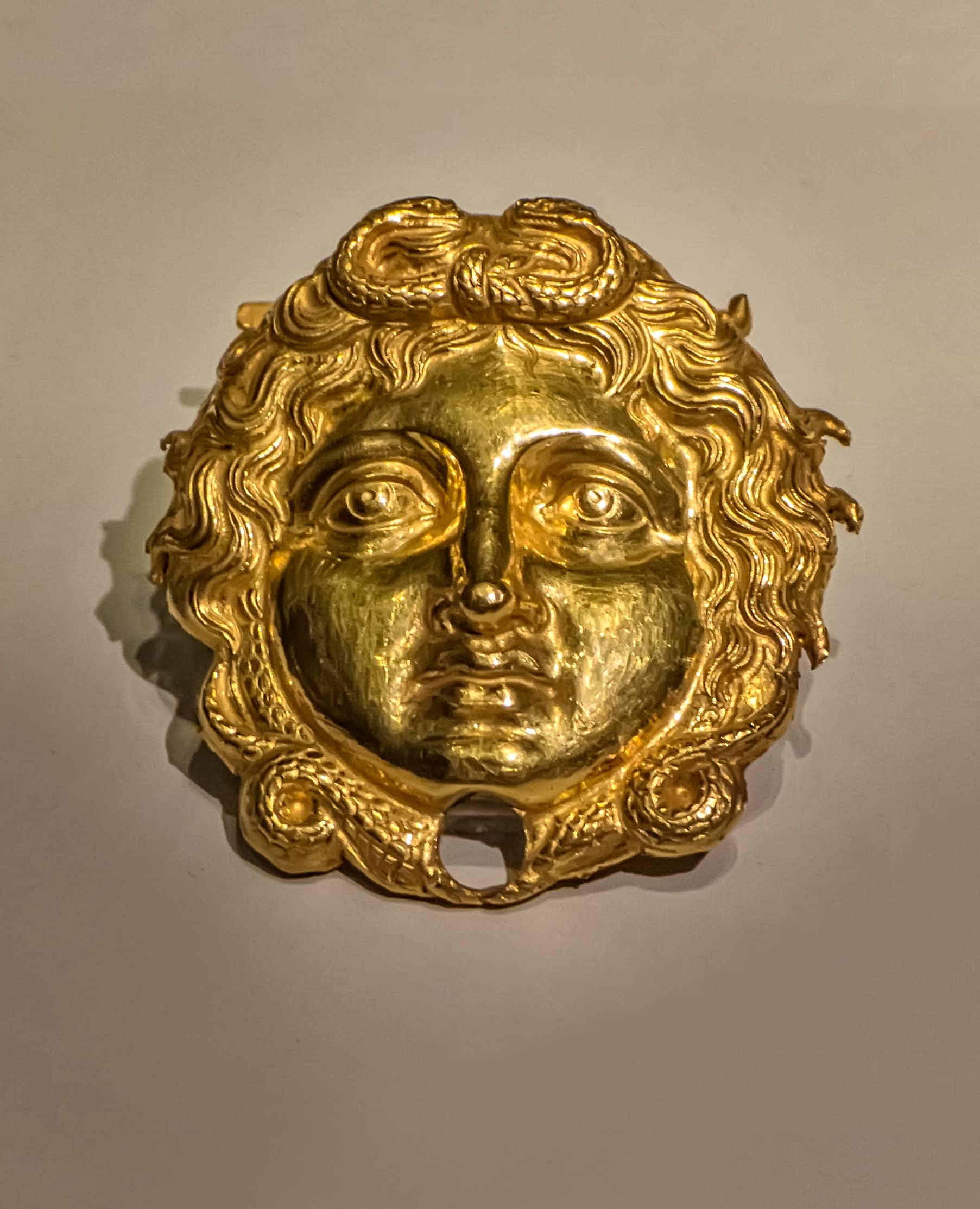Exquisite Gold Treasures