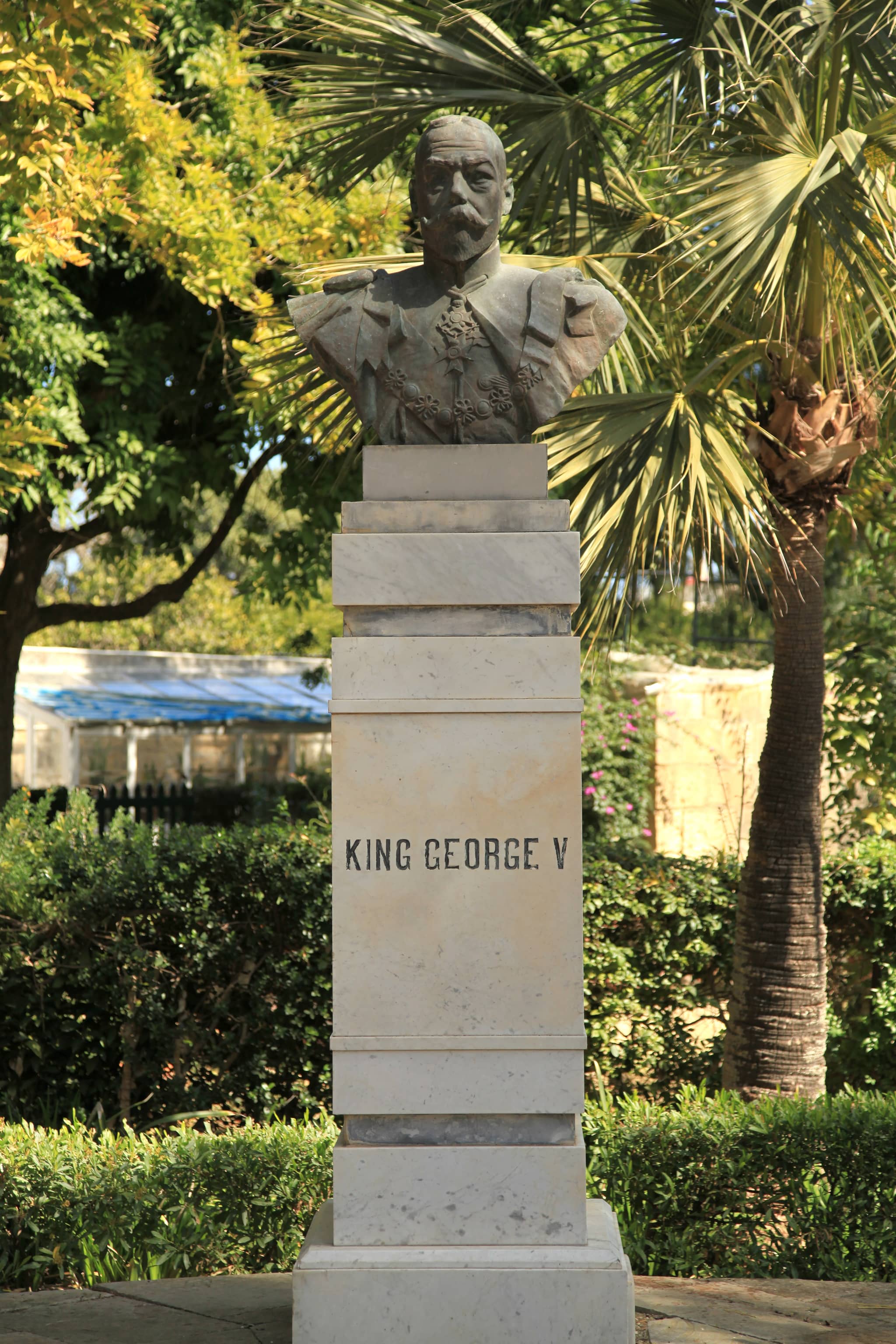The George V Statue