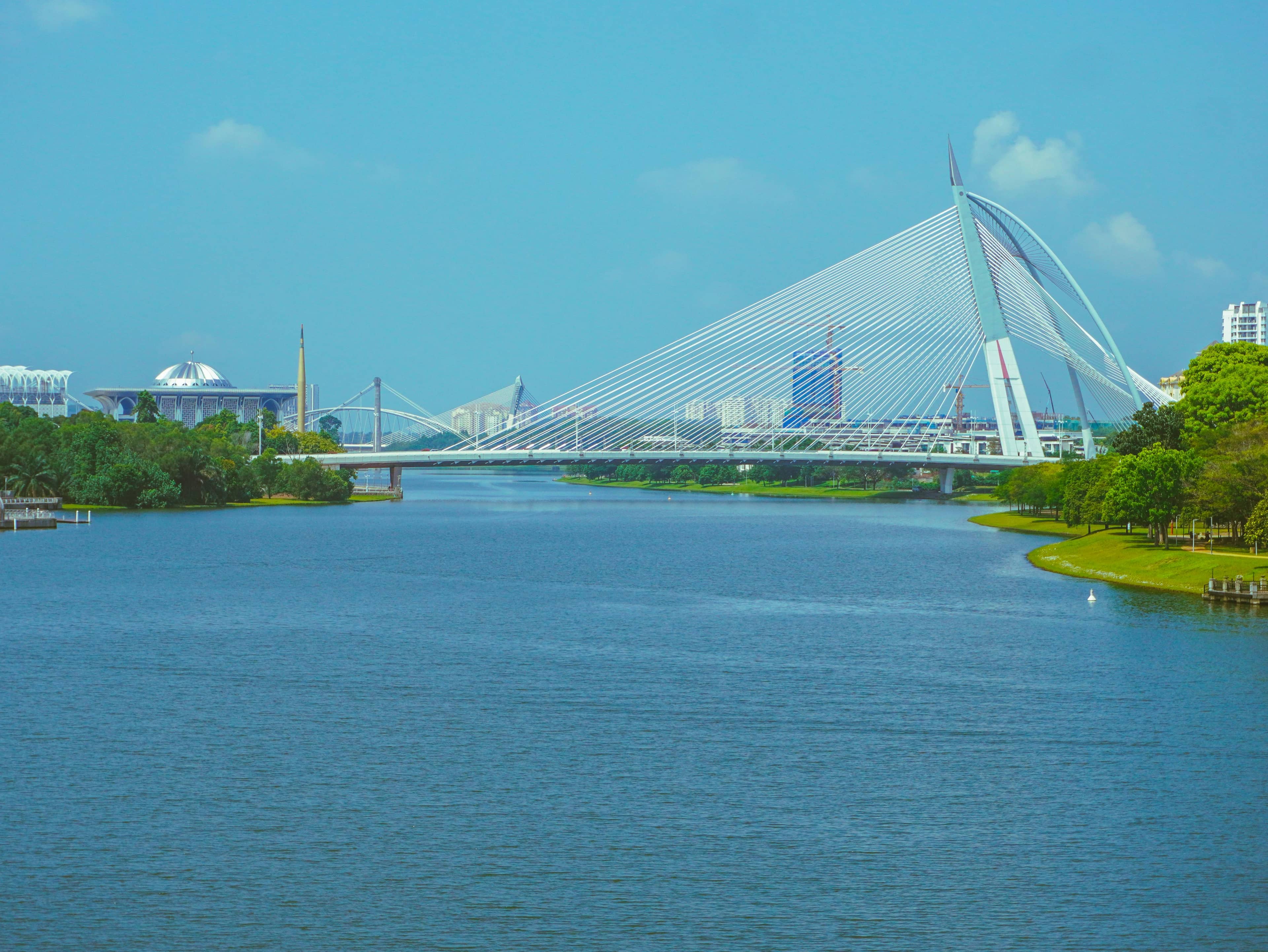 Riverside Café Ambiance