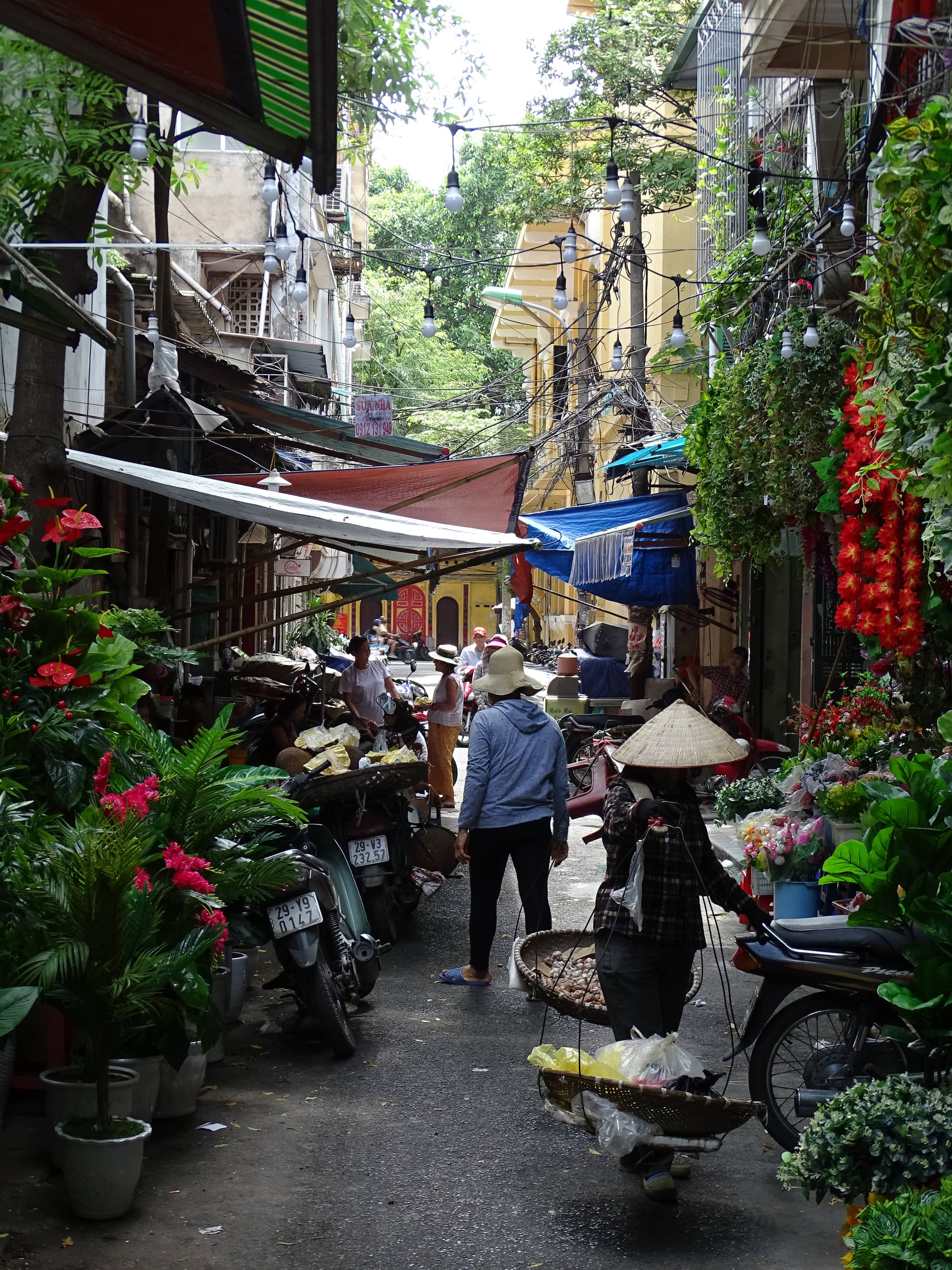 Old Quarter Exploration
