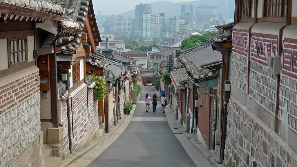 Traditional Korean Houses (Hanok)