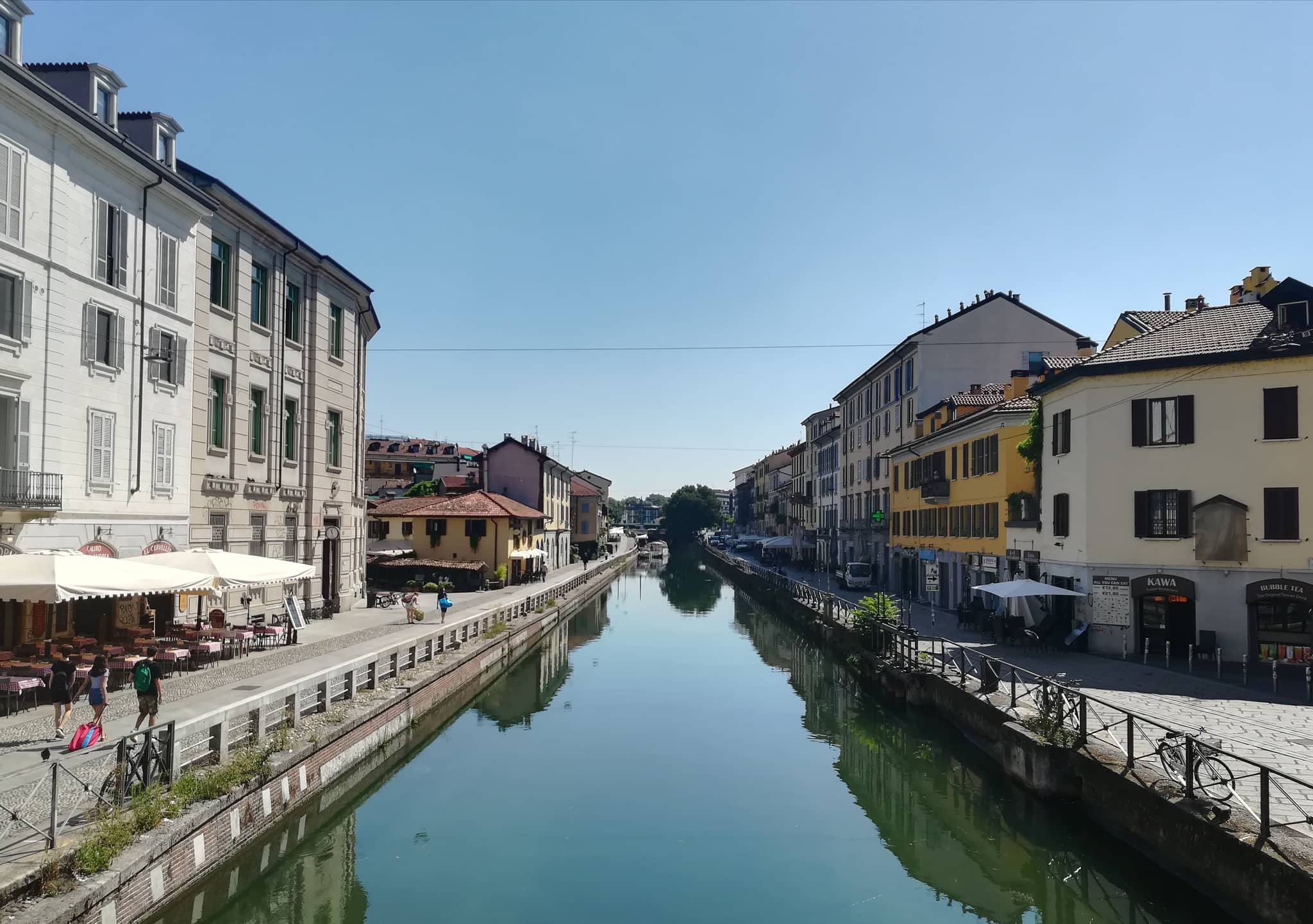 Vibrant Canal Atmosphere