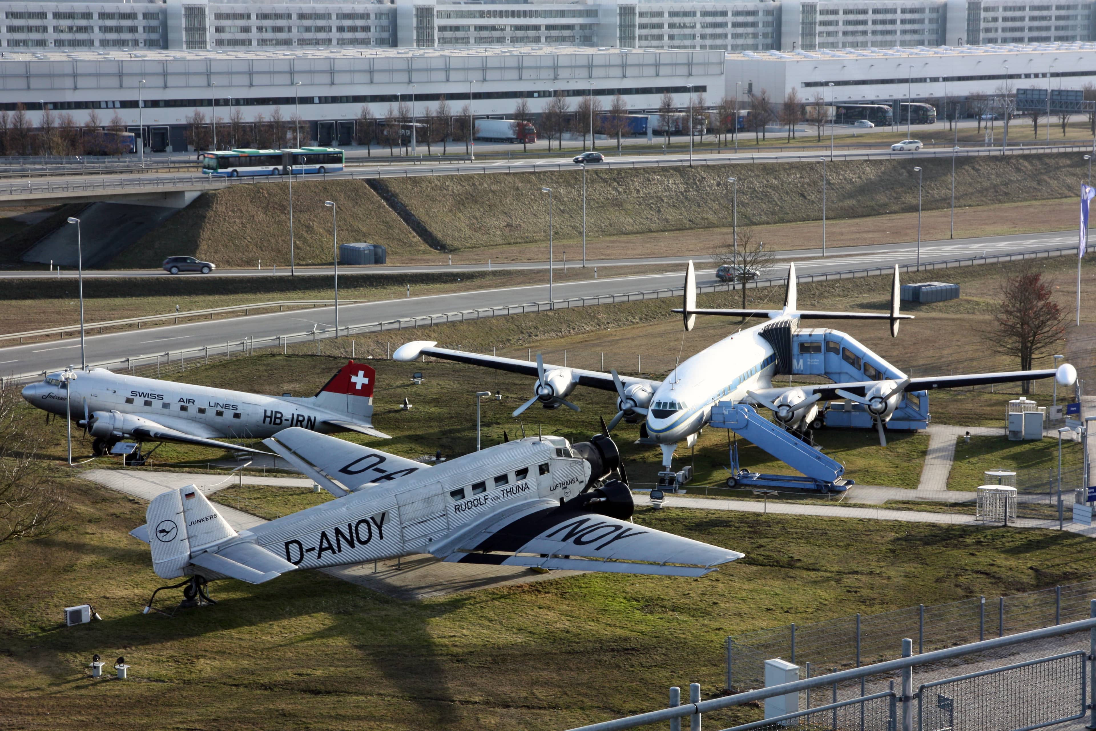 Historic Aircraft Displays