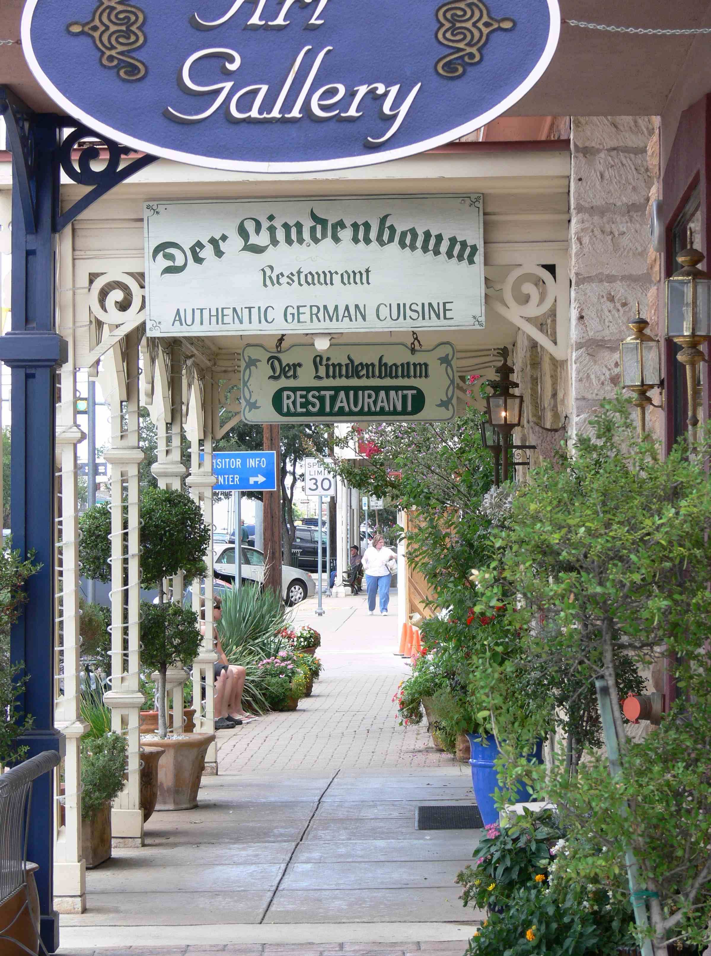 Main Street Shopping & Dining