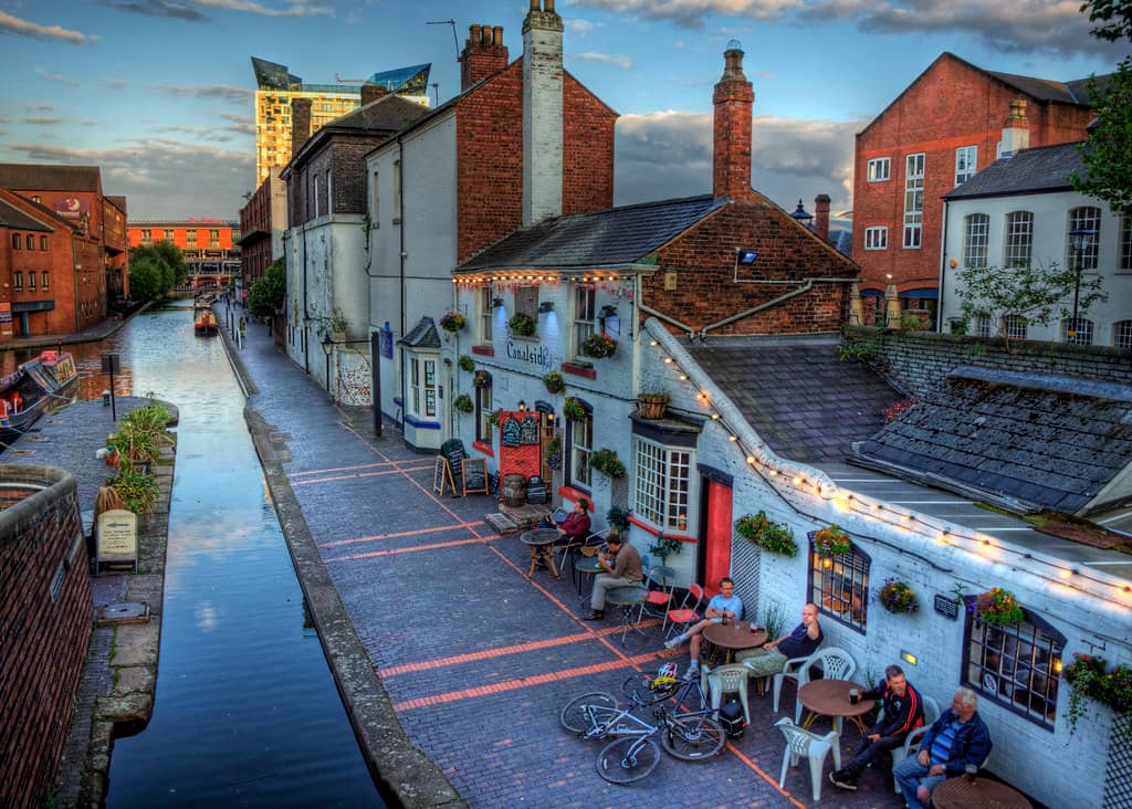 Waterside Dining & Drinks