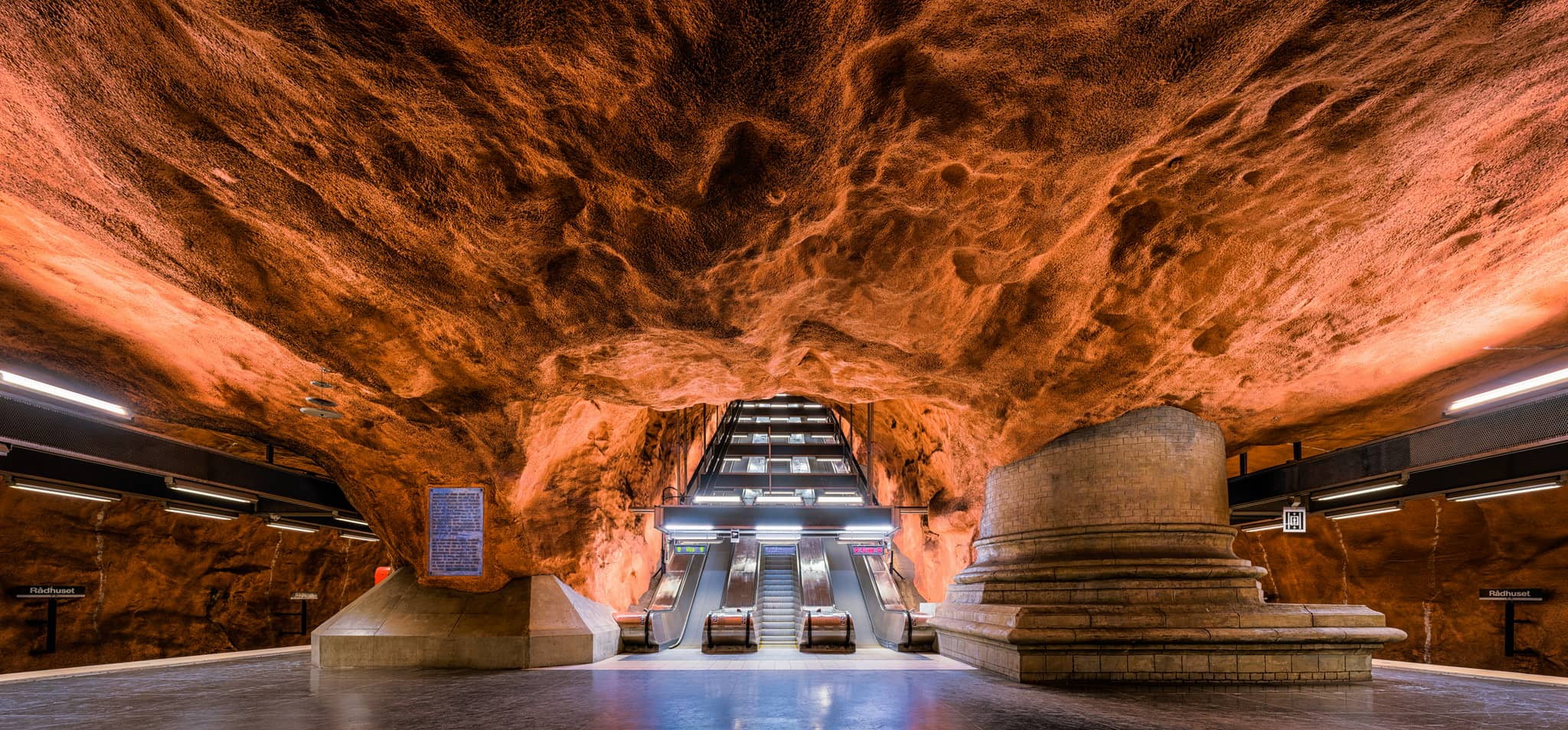 Rådhuset's Cave-like Architecture