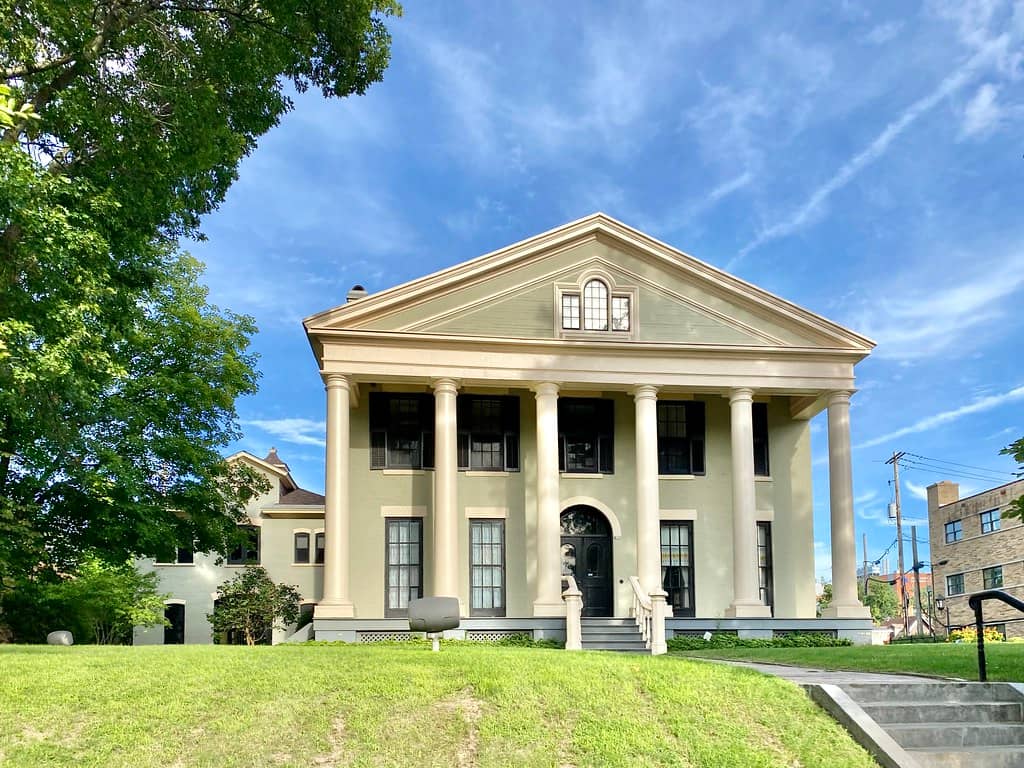 Gourmet Breakfast Experience