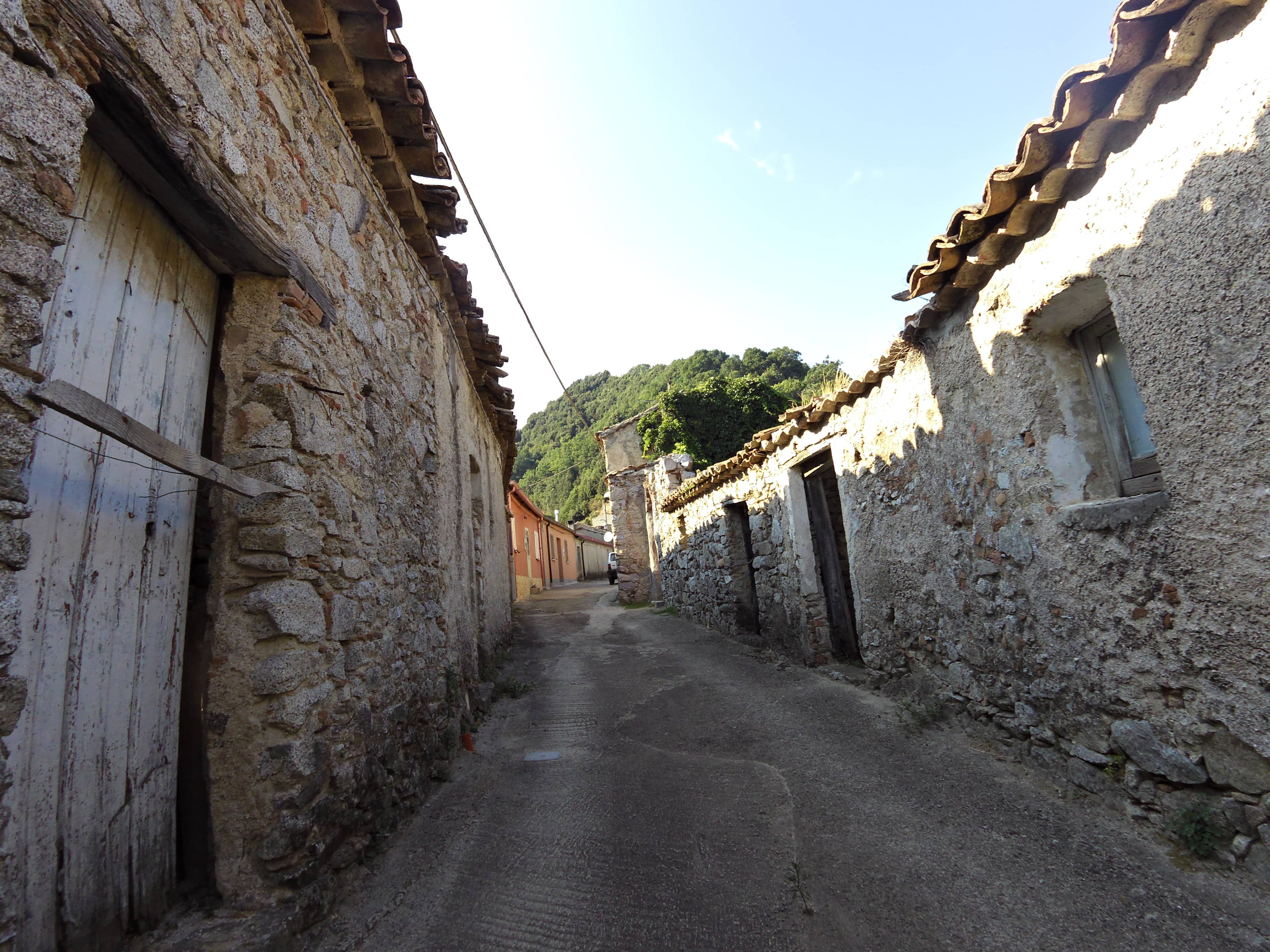 Charming Streets & Courtyards