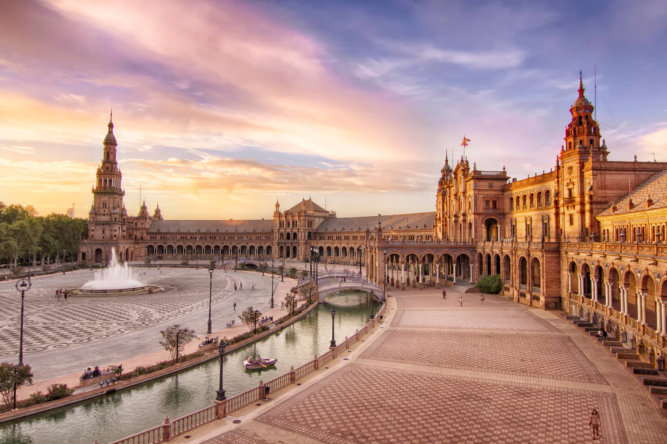 Proximity to Plaza de España