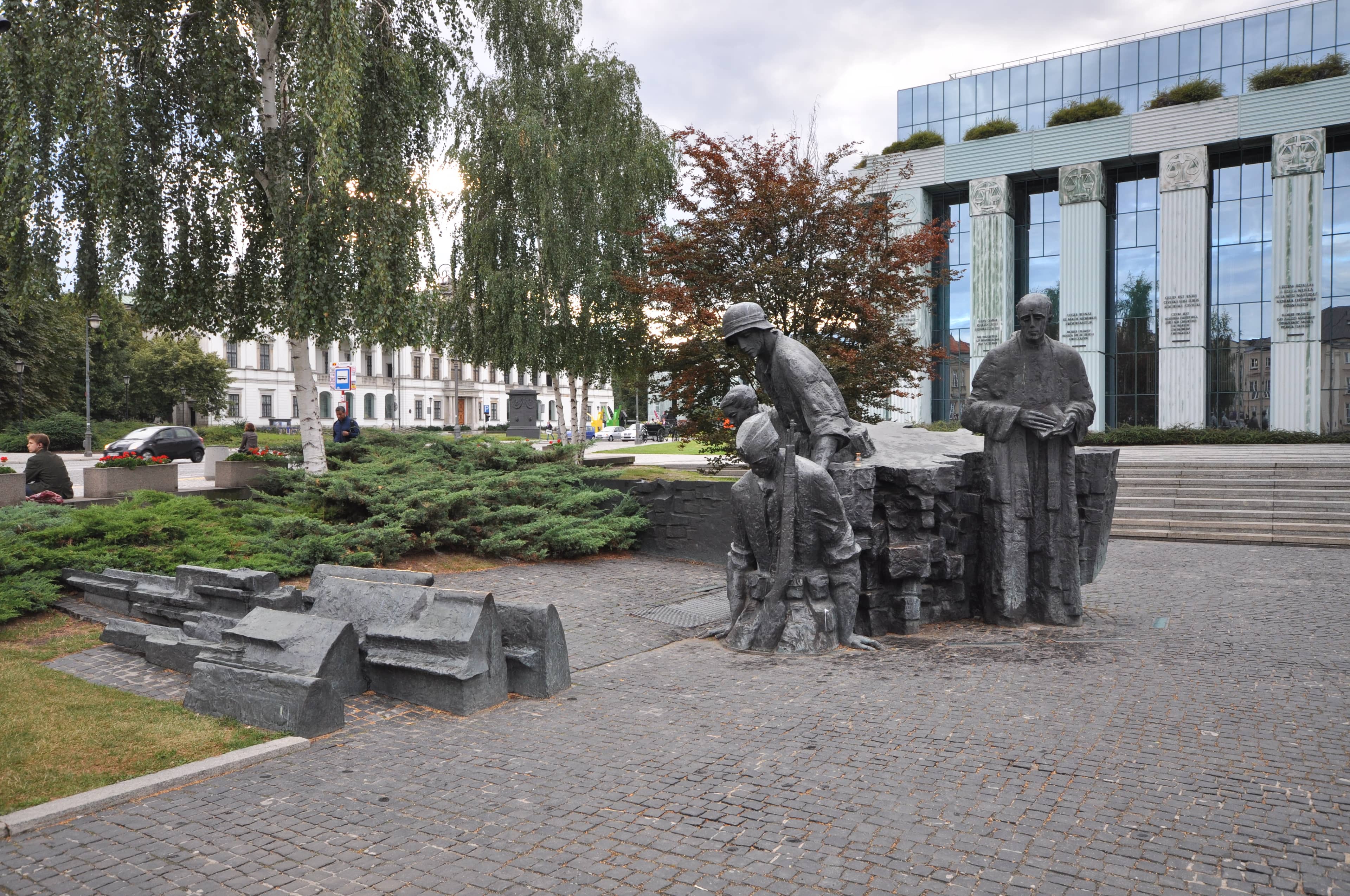 Krasiński Square Setting